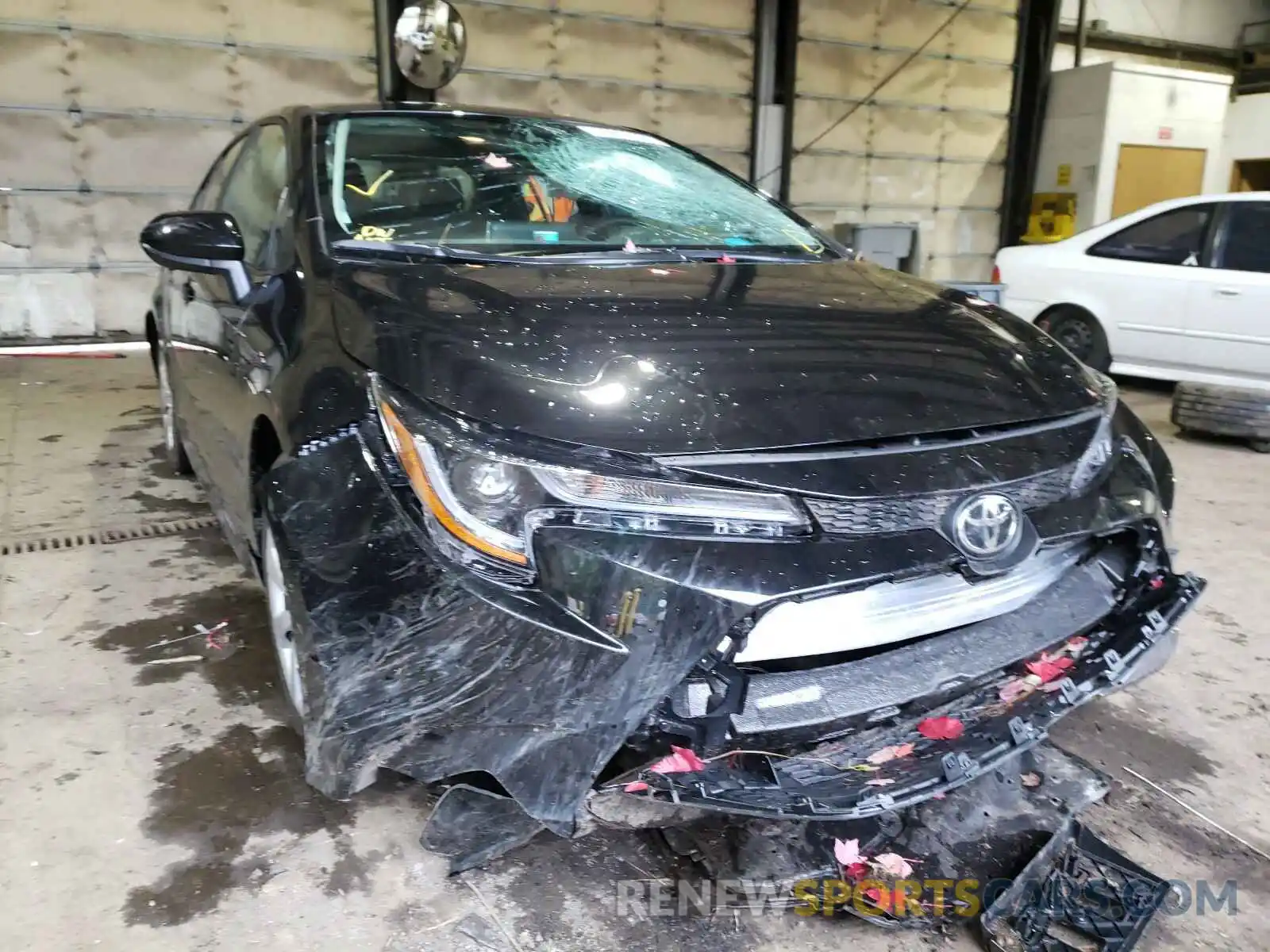 1 Photograph of a damaged car 5YFEPRAE5LP143164 TOYOTA COROLLA 2020