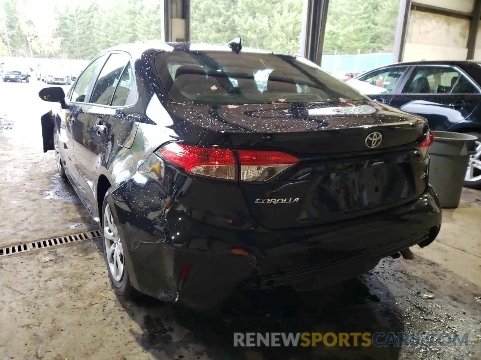 3 Photograph of a damaged car 5YFEPRAE5LP143164 TOYOTA COROLLA 2020