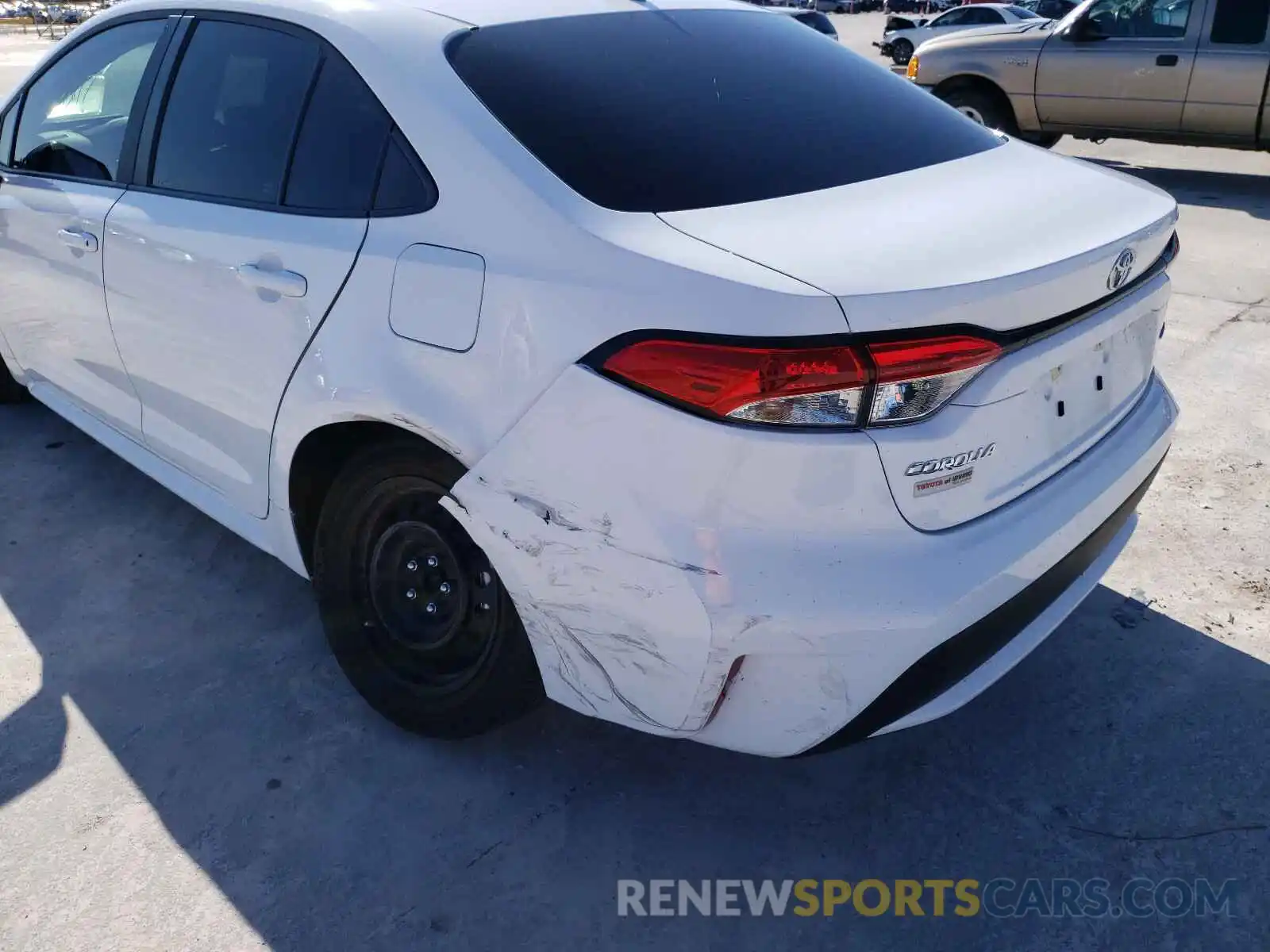 9 Photograph of a damaged car 5YFEPRAE5LP143200 TOYOTA COROLLA 2020