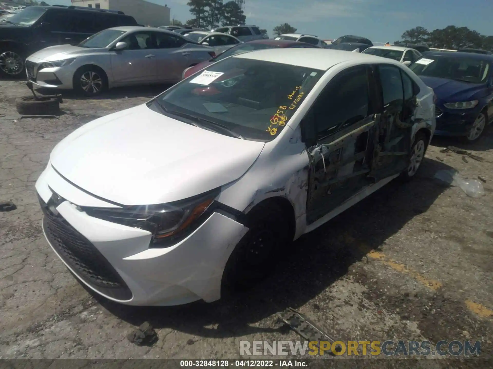 2 Photograph of a damaged car 5YFEPRAE5LP146758 TOYOTA COROLLA 2020