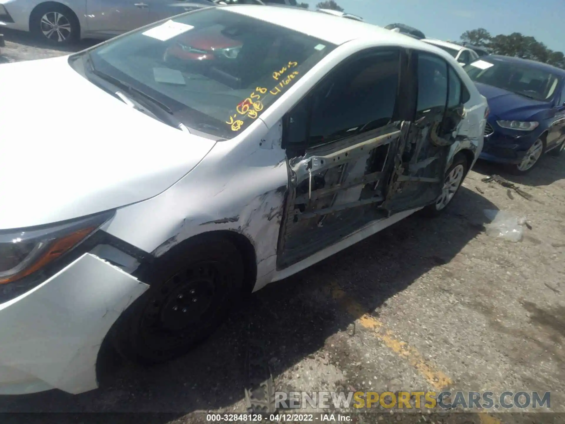 6 Photograph of a damaged car 5YFEPRAE5LP146758 TOYOTA COROLLA 2020