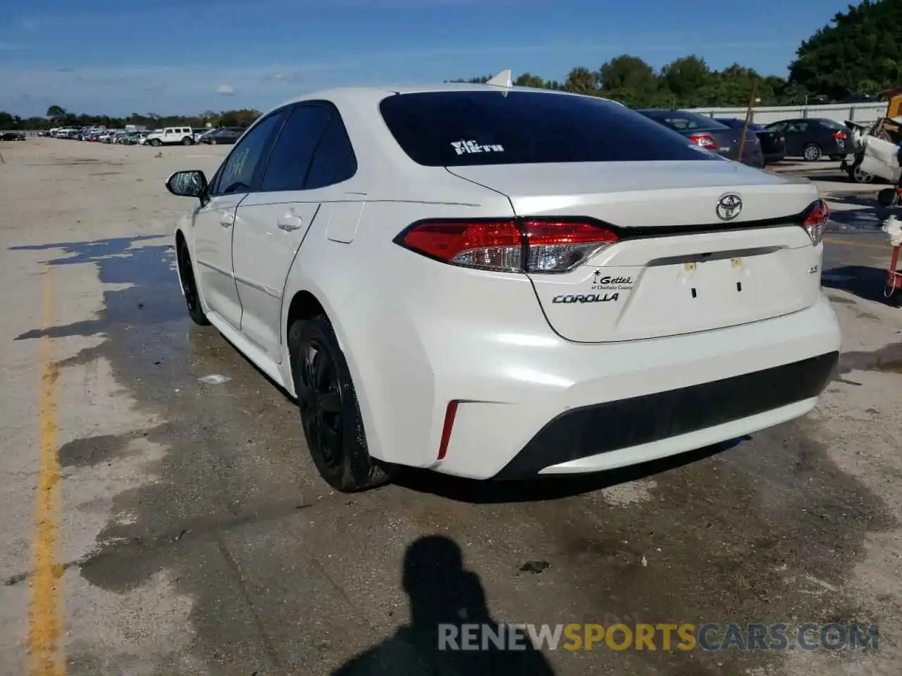 3 Photograph of a damaged car 5YFEPRAE6LP001826 TOYOTA COROLLA 2020