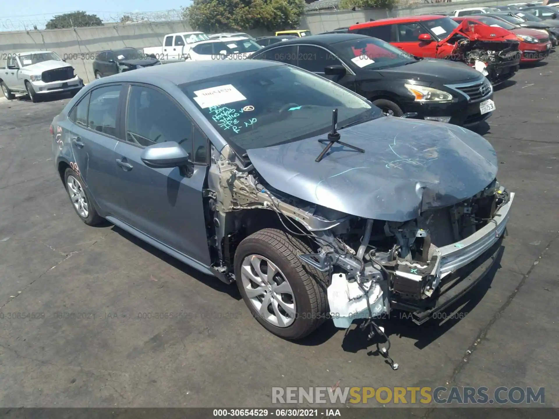 1 Photograph of a damaged car 5YFEPRAE6LP007657 TOYOTA COROLLA 2020