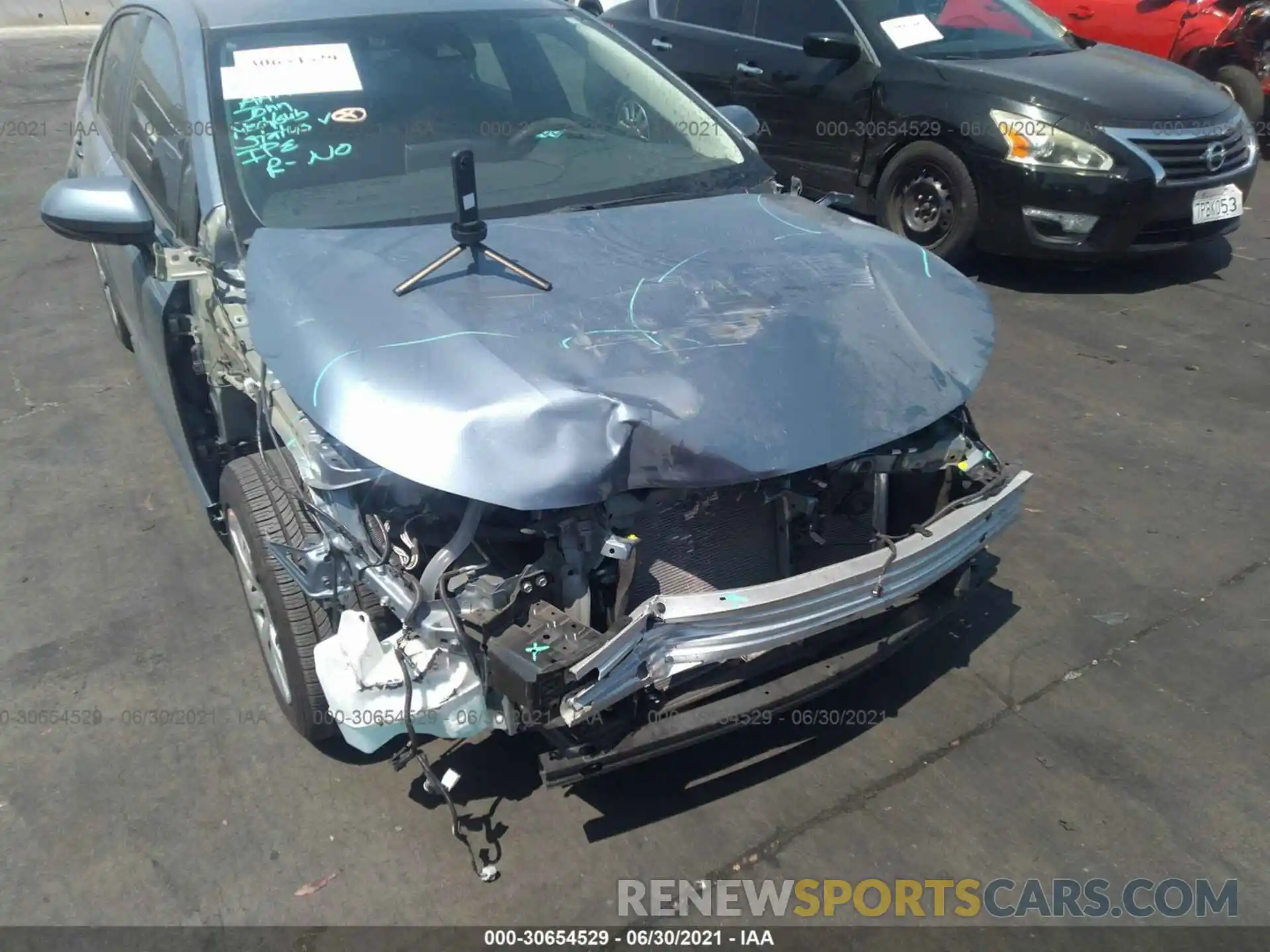 6 Photograph of a damaged car 5YFEPRAE6LP007657 TOYOTA COROLLA 2020