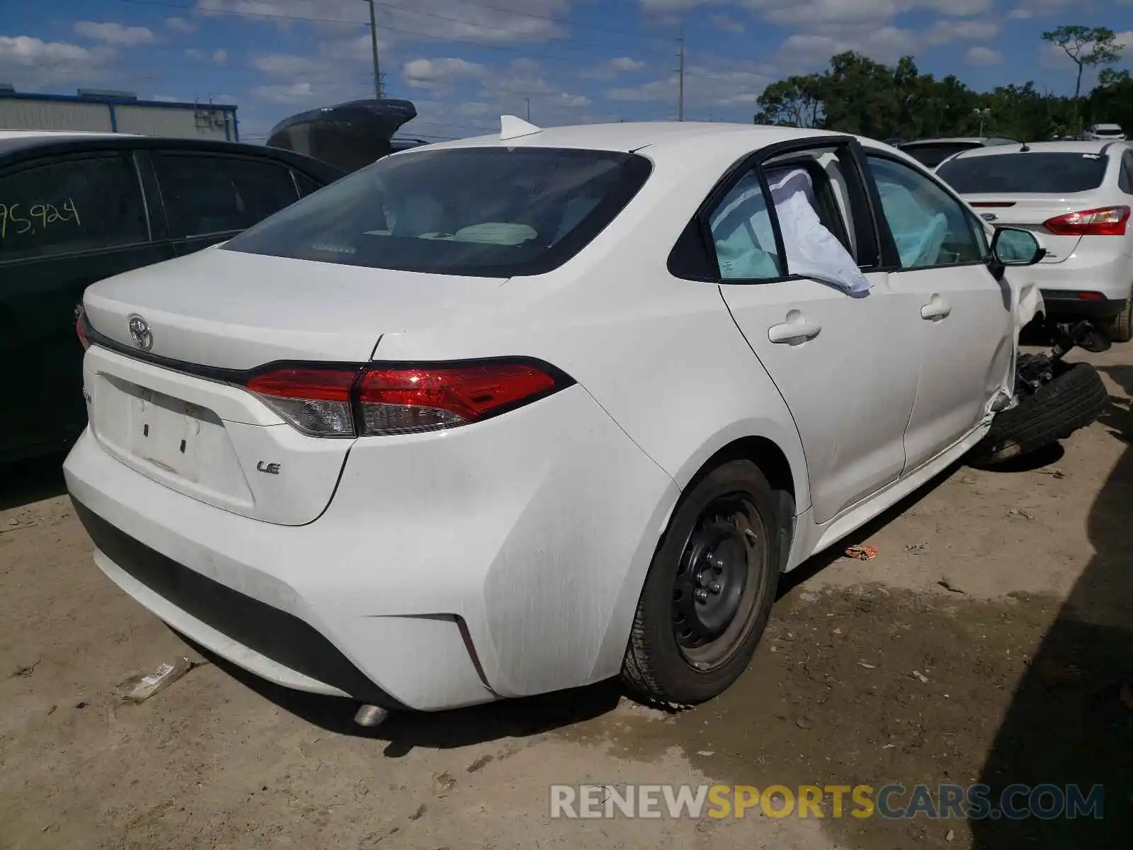 4 Photograph of a damaged car 5YFEPRAE6LP013488 TOYOTA COROLLA 2020