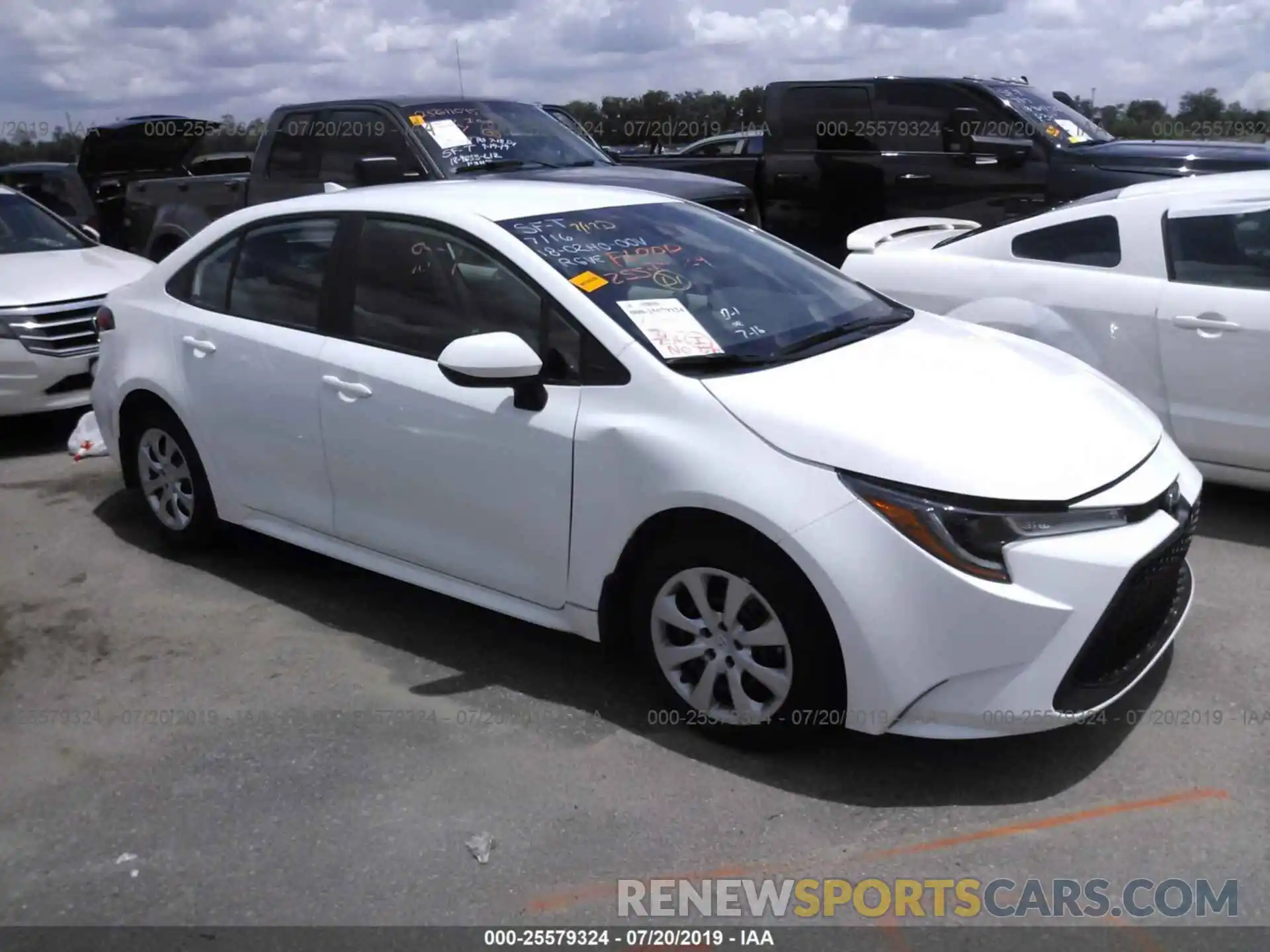 1 Photograph of a damaged car 5YFEPRAE6LP018576 TOYOTA COROLLA 2020