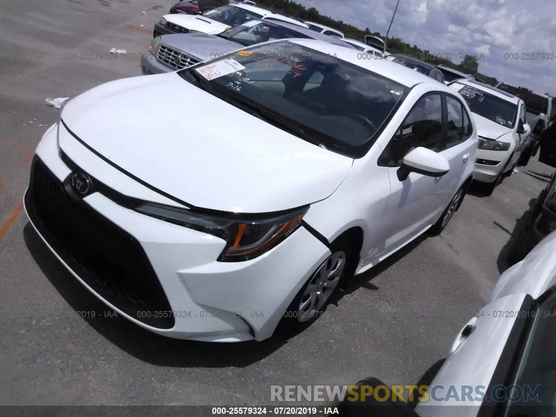 2 Photograph of a damaged car 5YFEPRAE6LP018576 TOYOTA COROLLA 2020