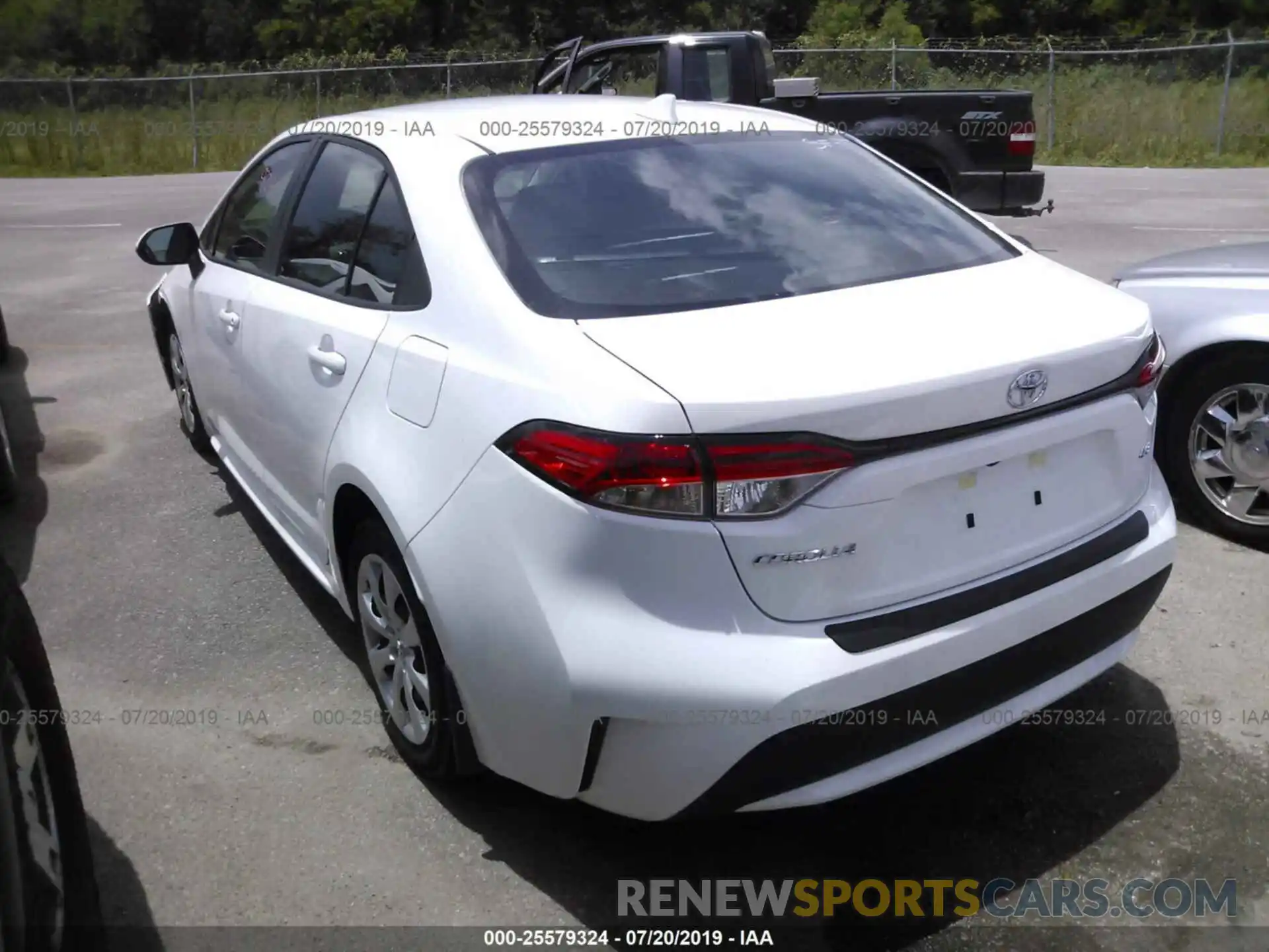 3 Photograph of a damaged car 5YFEPRAE6LP018576 TOYOTA COROLLA 2020