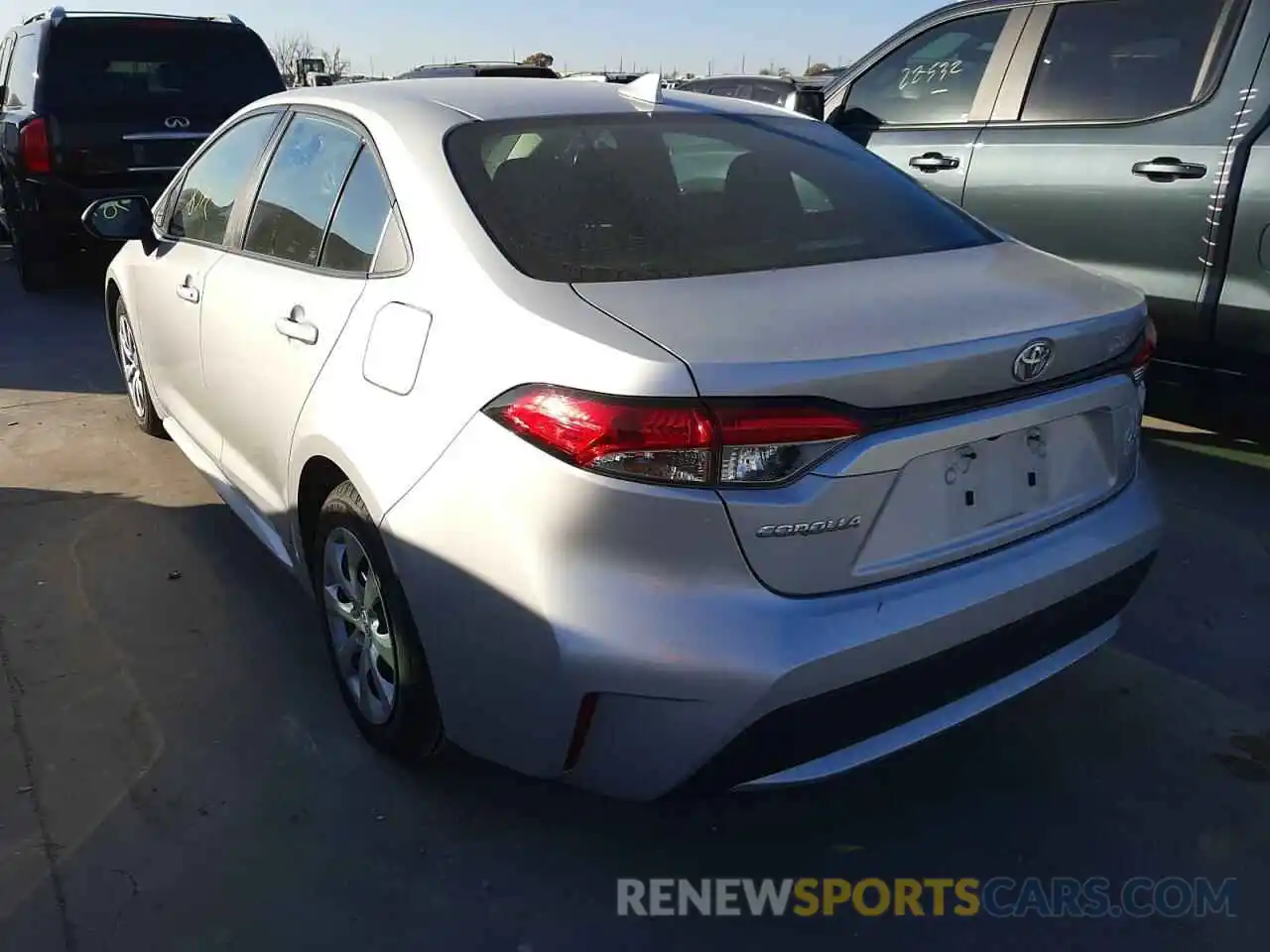 3 Photograph of a damaged car 5YFEPRAE6LP021302 TOYOTA COROLLA 2020