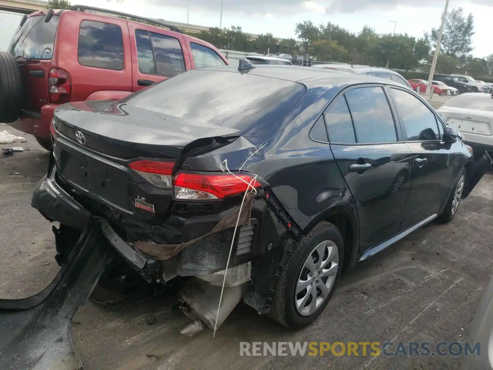 4 Photograph of a damaged car 5YFEPRAE6LP021798 TOYOTA COROLLA 2020