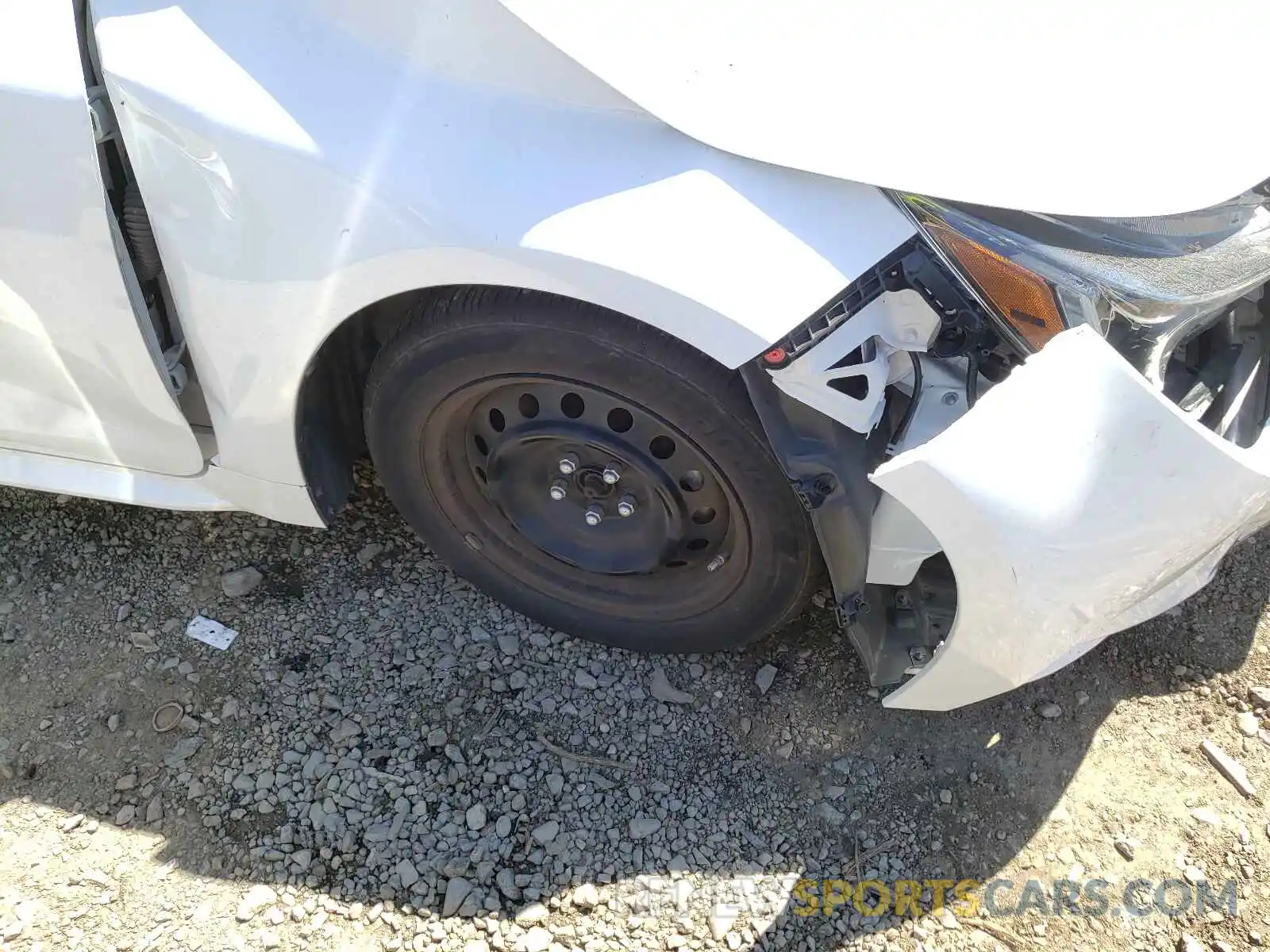 9 Photograph of a damaged car 5YFEPRAE6LP021865 TOYOTA COROLLA 2020