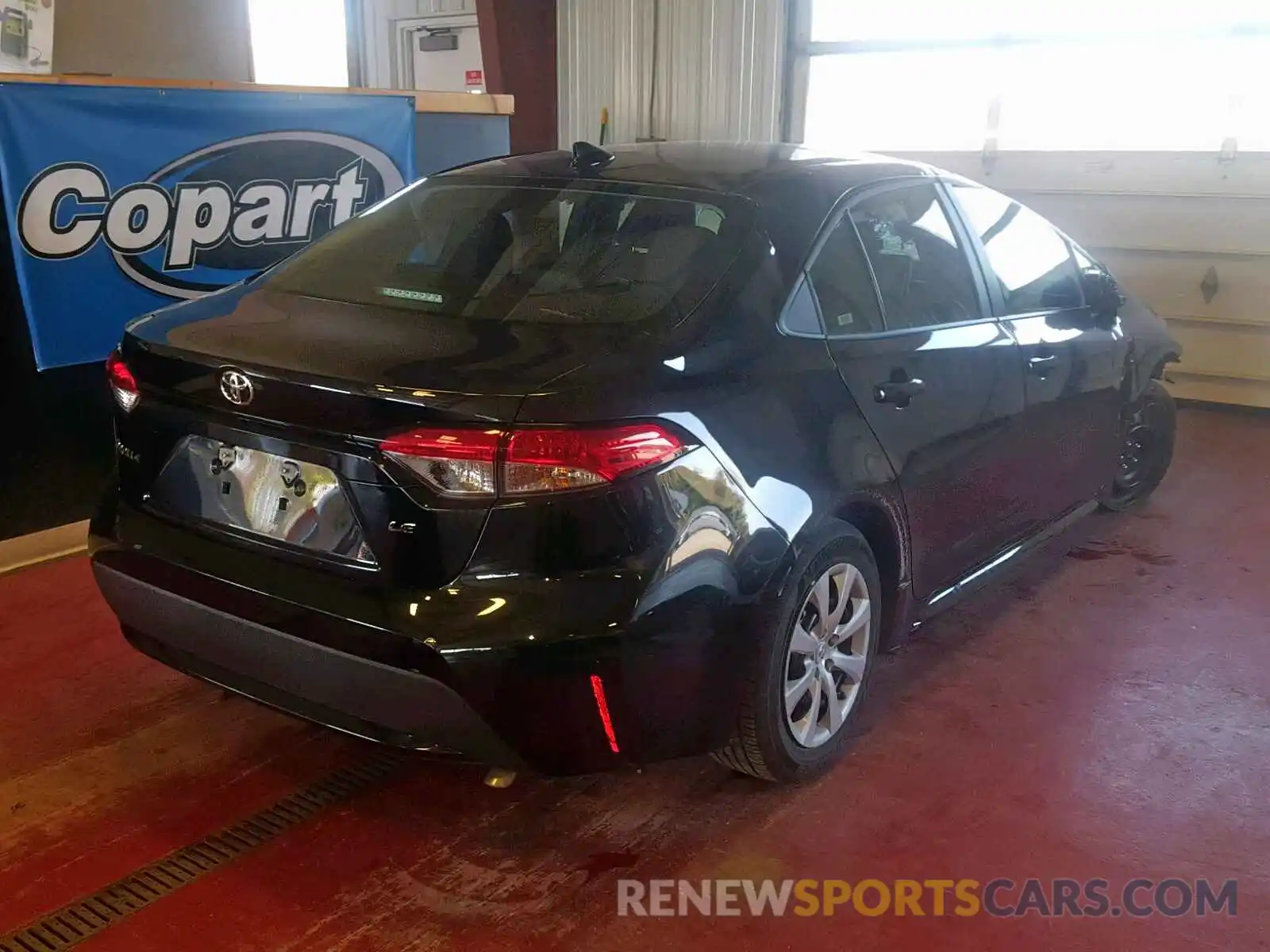 4 Photograph of a damaged car 5YFEPRAE6LP022031 TOYOTA COROLLA 2020