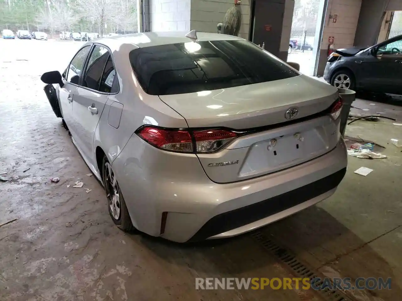 3 Photograph of a damaged car 5YFEPRAE6LP022126 TOYOTA COROLLA 2020