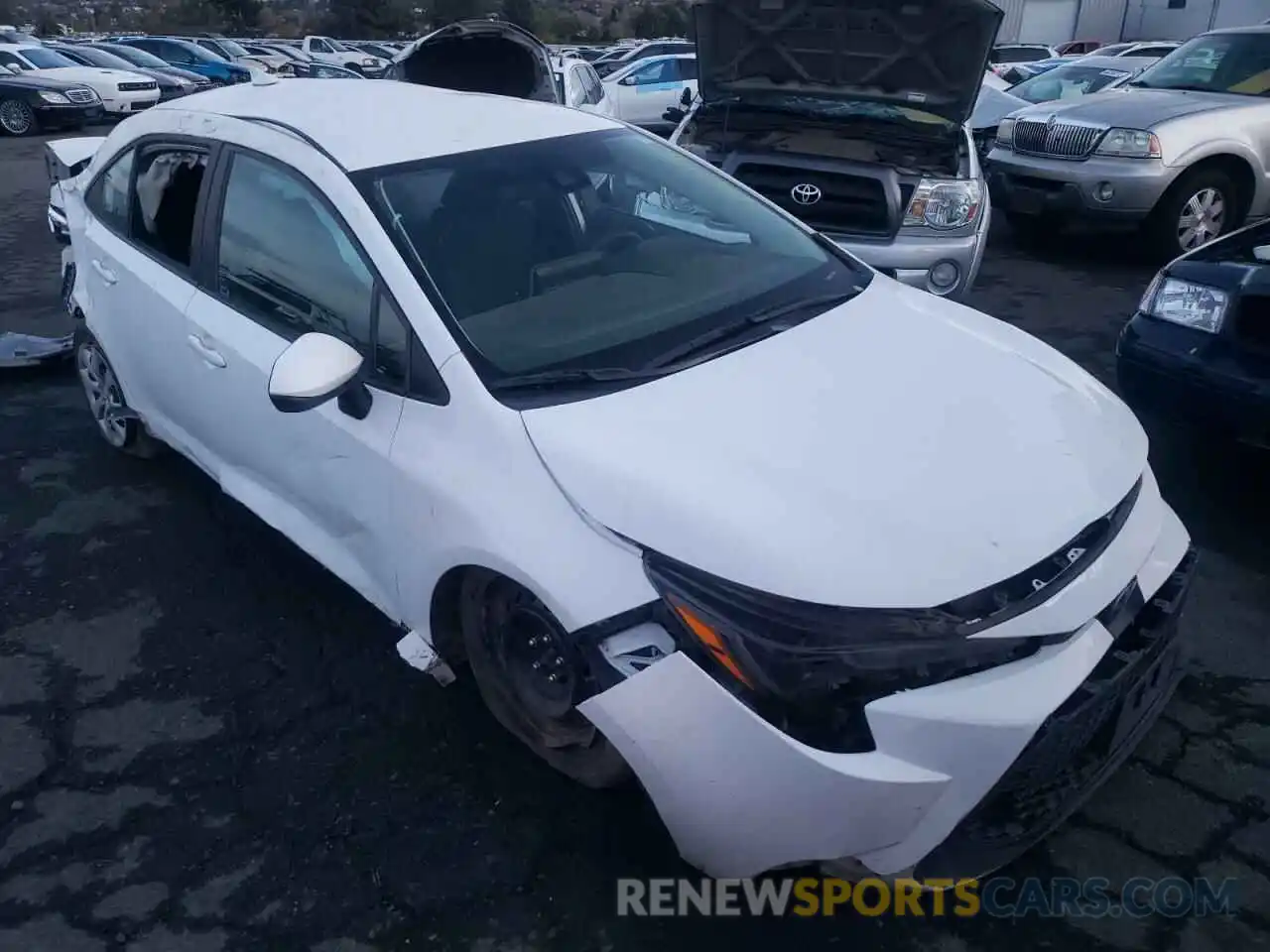 1 Photograph of a damaged car 5YFEPRAE6LP022210 TOYOTA COROLLA 2020