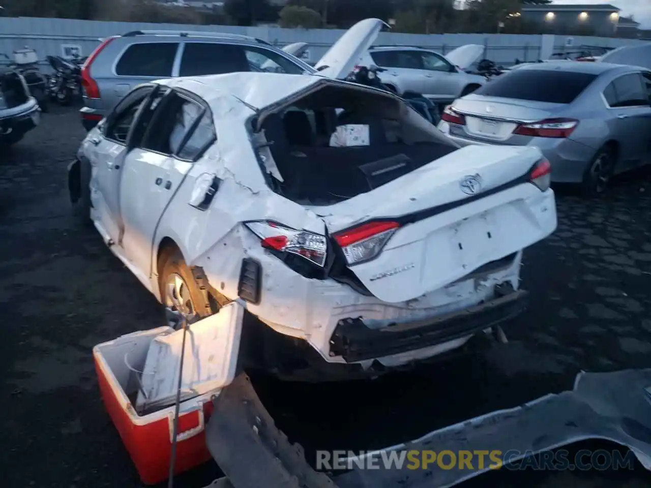 3 Photograph of a damaged car 5YFEPRAE6LP022210 TOYOTA COROLLA 2020