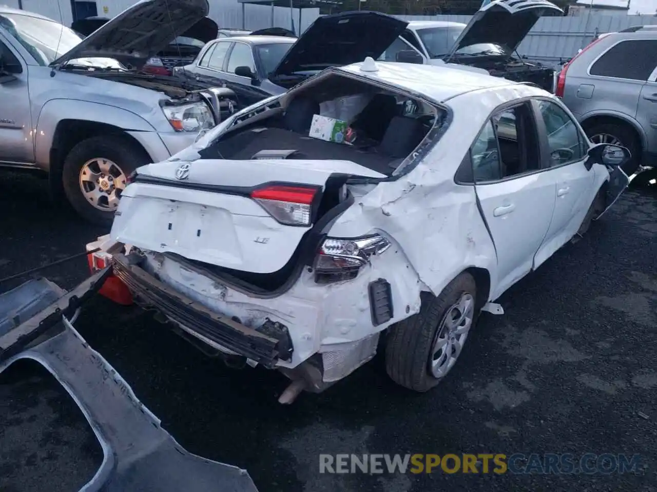 4 Photograph of a damaged car 5YFEPRAE6LP022210 TOYOTA COROLLA 2020