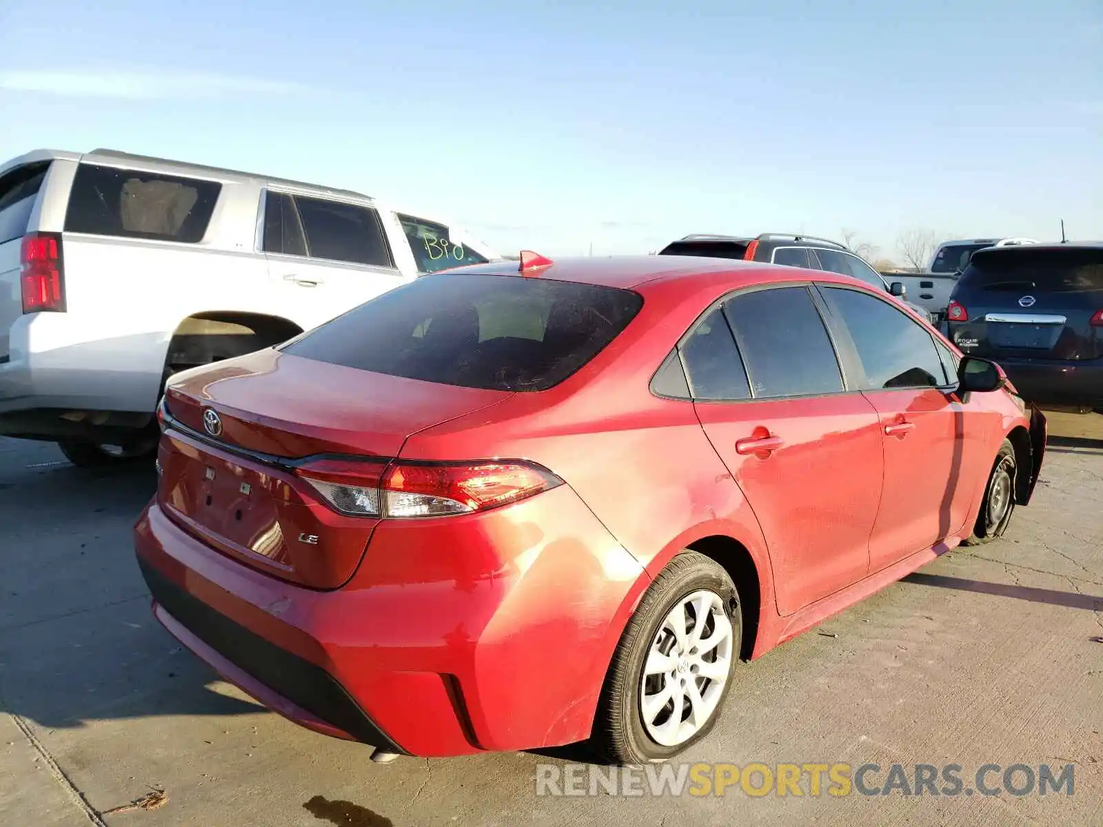 4 Photograph of a damaged car 5YFEPRAE6LP023941 TOYOTA COROLLA 2020