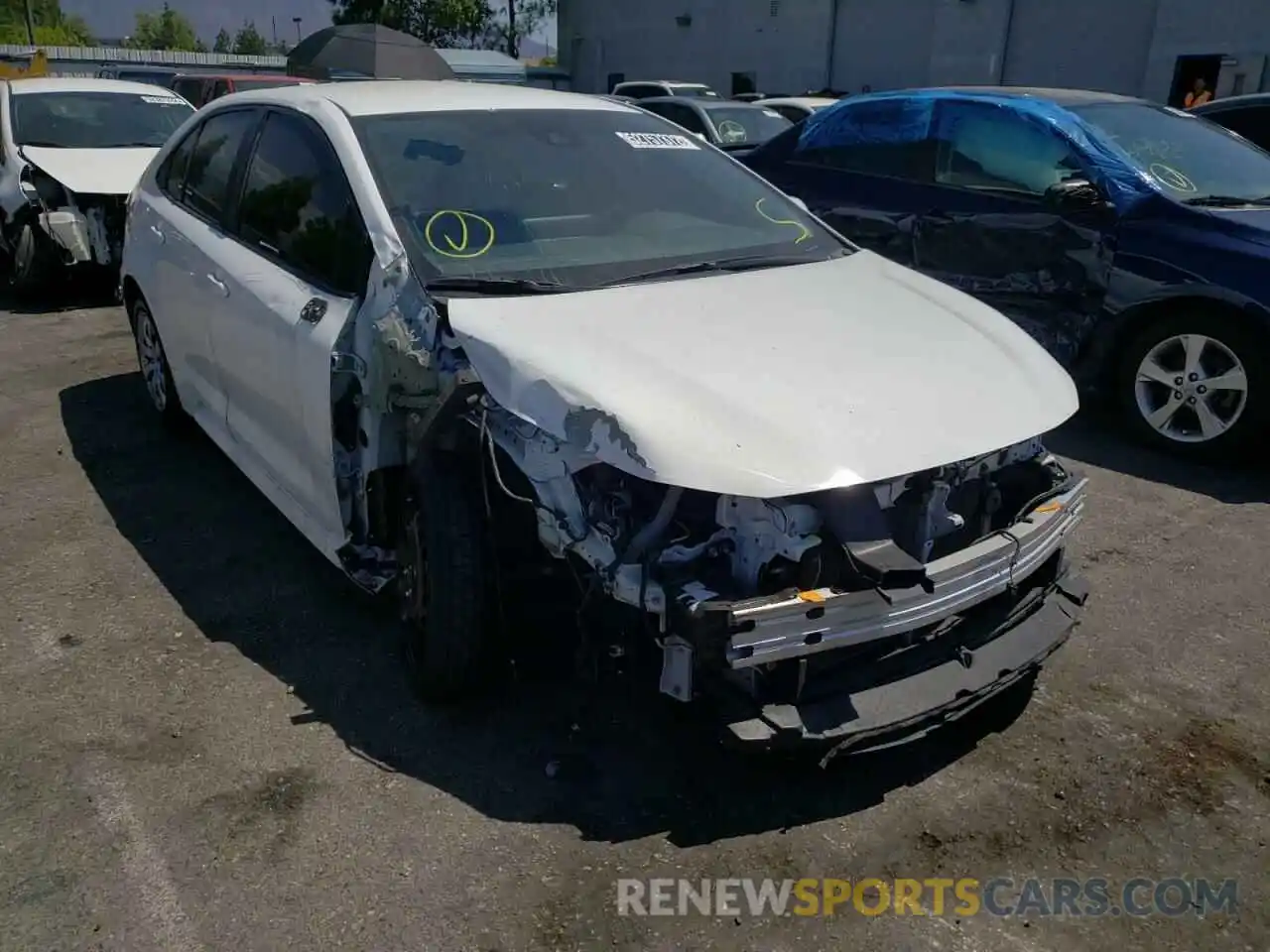 1 Photograph of a damaged car 5YFEPRAE6LP024099 TOYOTA COROLLA 2020