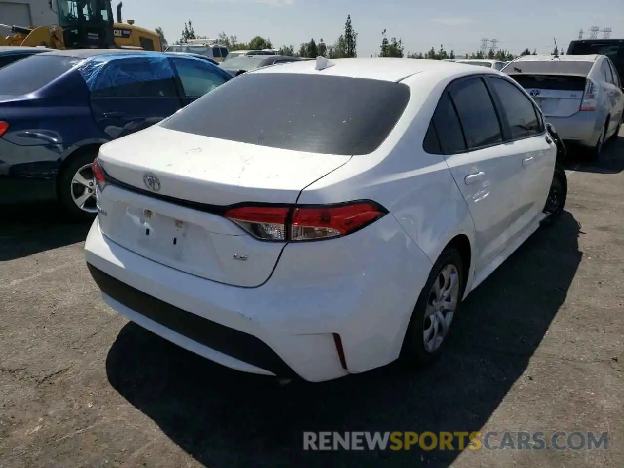 4 Photograph of a damaged car 5YFEPRAE6LP024099 TOYOTA COROLLA 2020