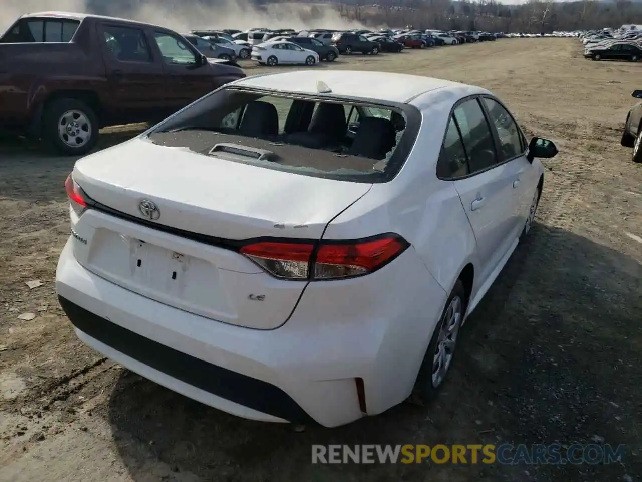 4 Photograph of a damaged car 5YFEPRAE6LP024555 TOYOTA COROLLA 2020