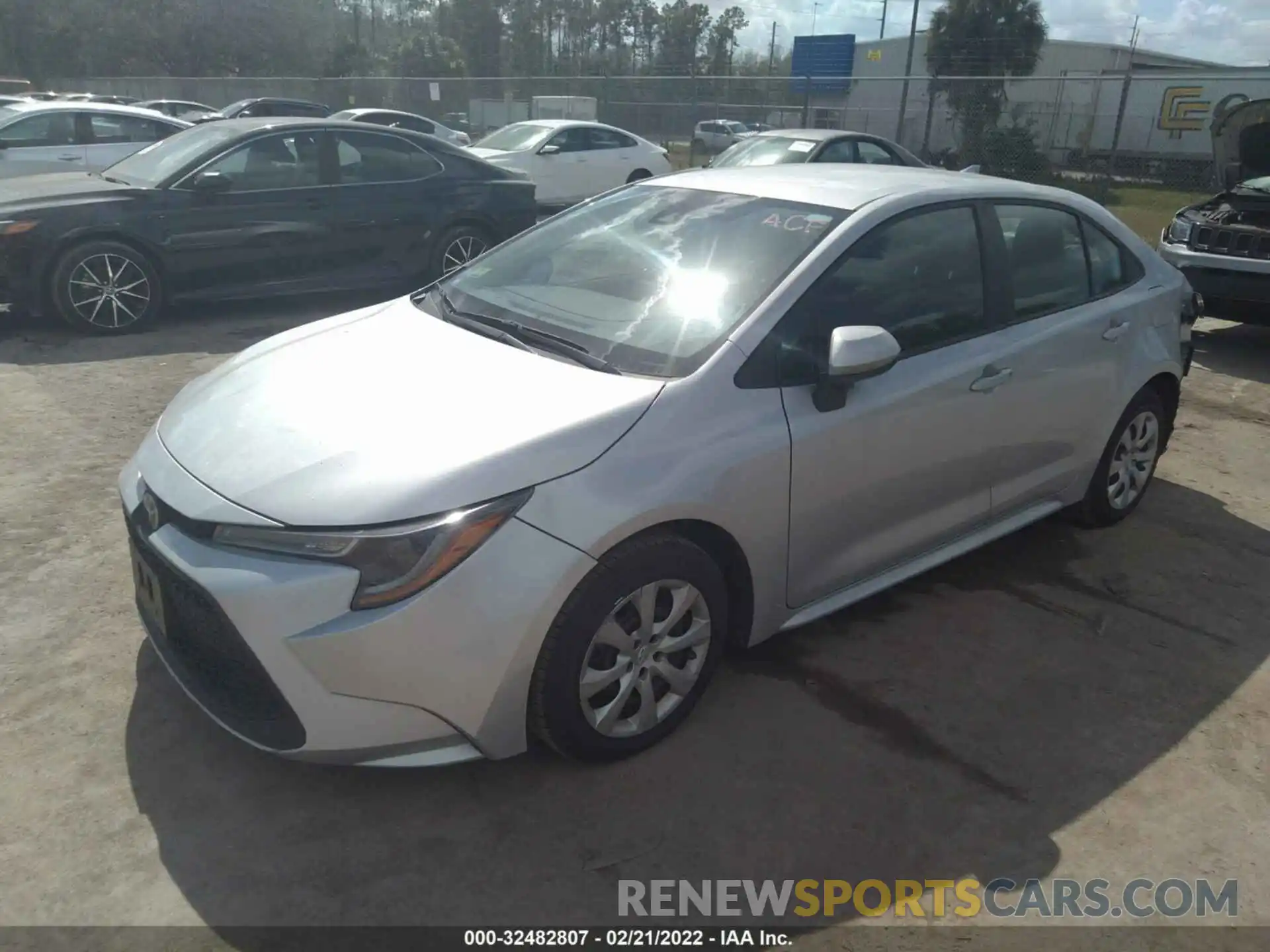 2 Photograph of a damaged car 5YFEPRAE6LP025298 TOYOTA COROLLA 2020