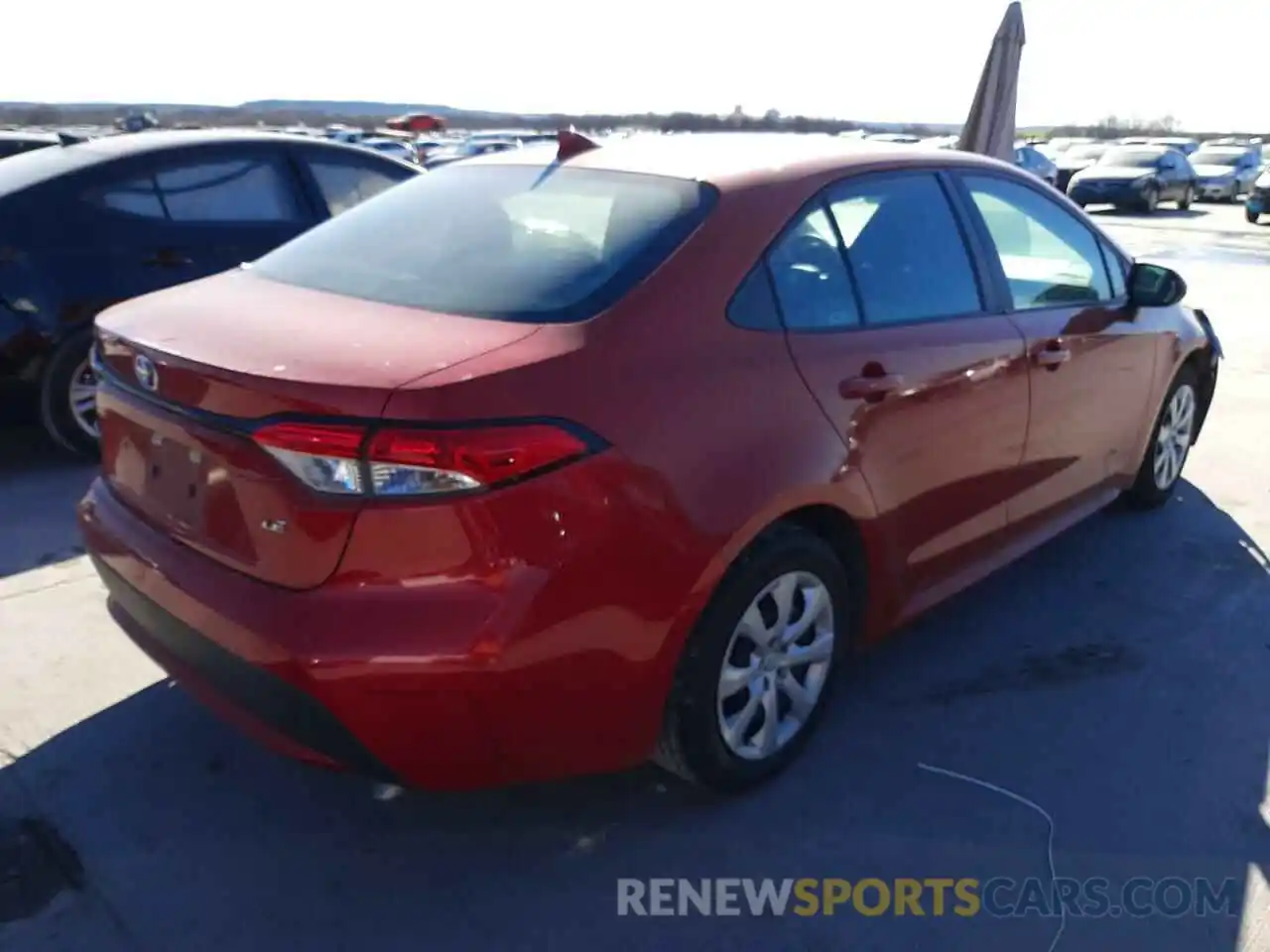 4 Photograph of a damaged car 5YFEPRAE6LP028265 TOYOTA COROLLA 2020