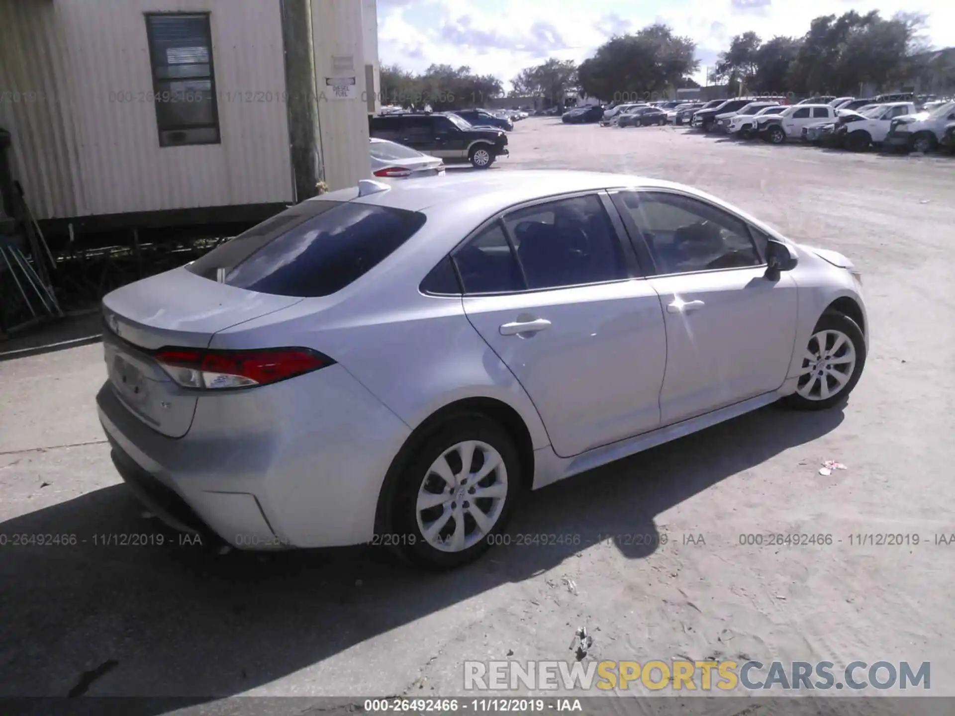 4 Photograph of a damaged car 5YFEPRAE6LP028525 TOYOTA COROLLA 2020