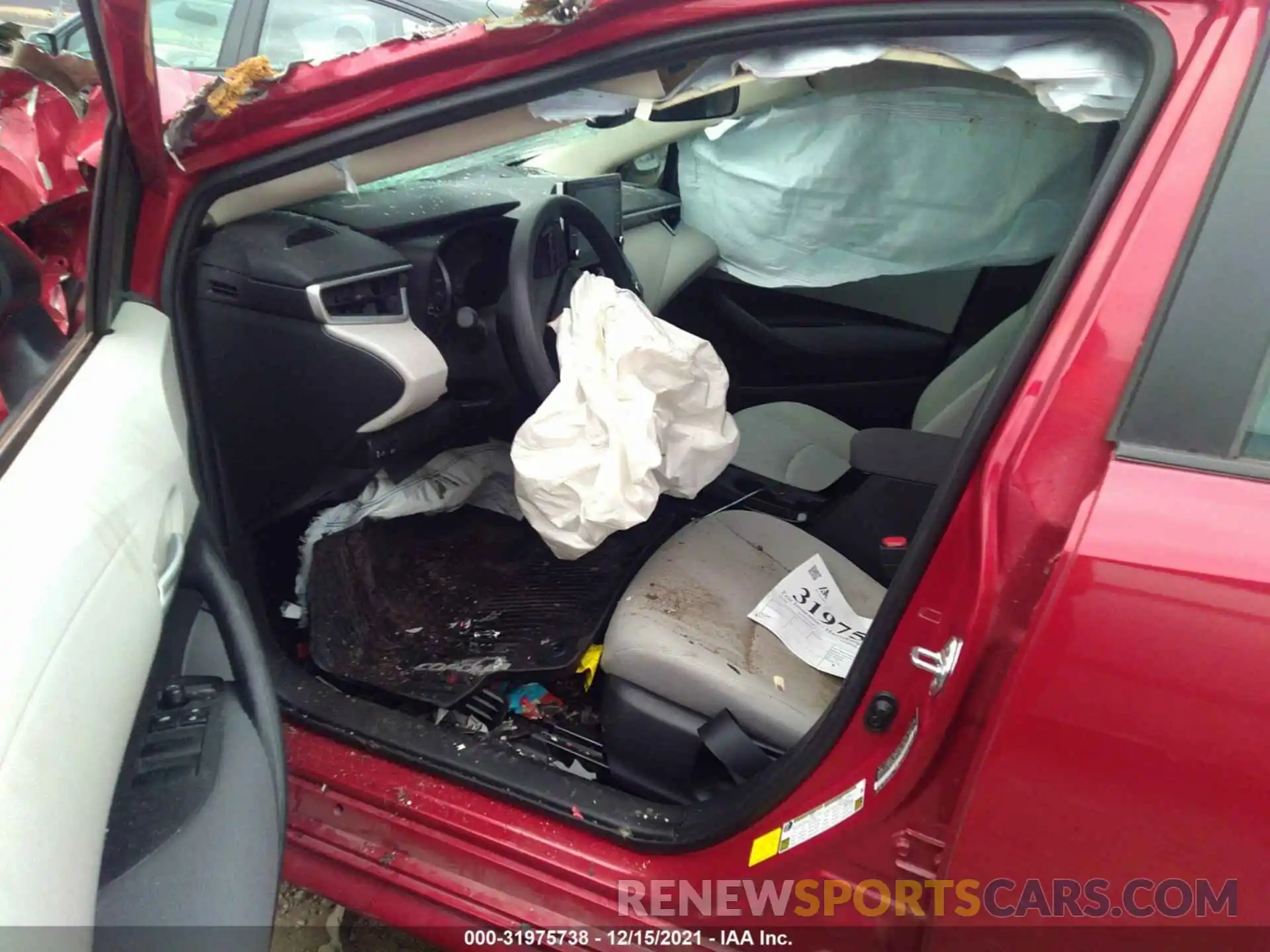 5 Photograph of a damaged car 5YFEPRAE6LP028833 TOYOTA COROLLA 2020