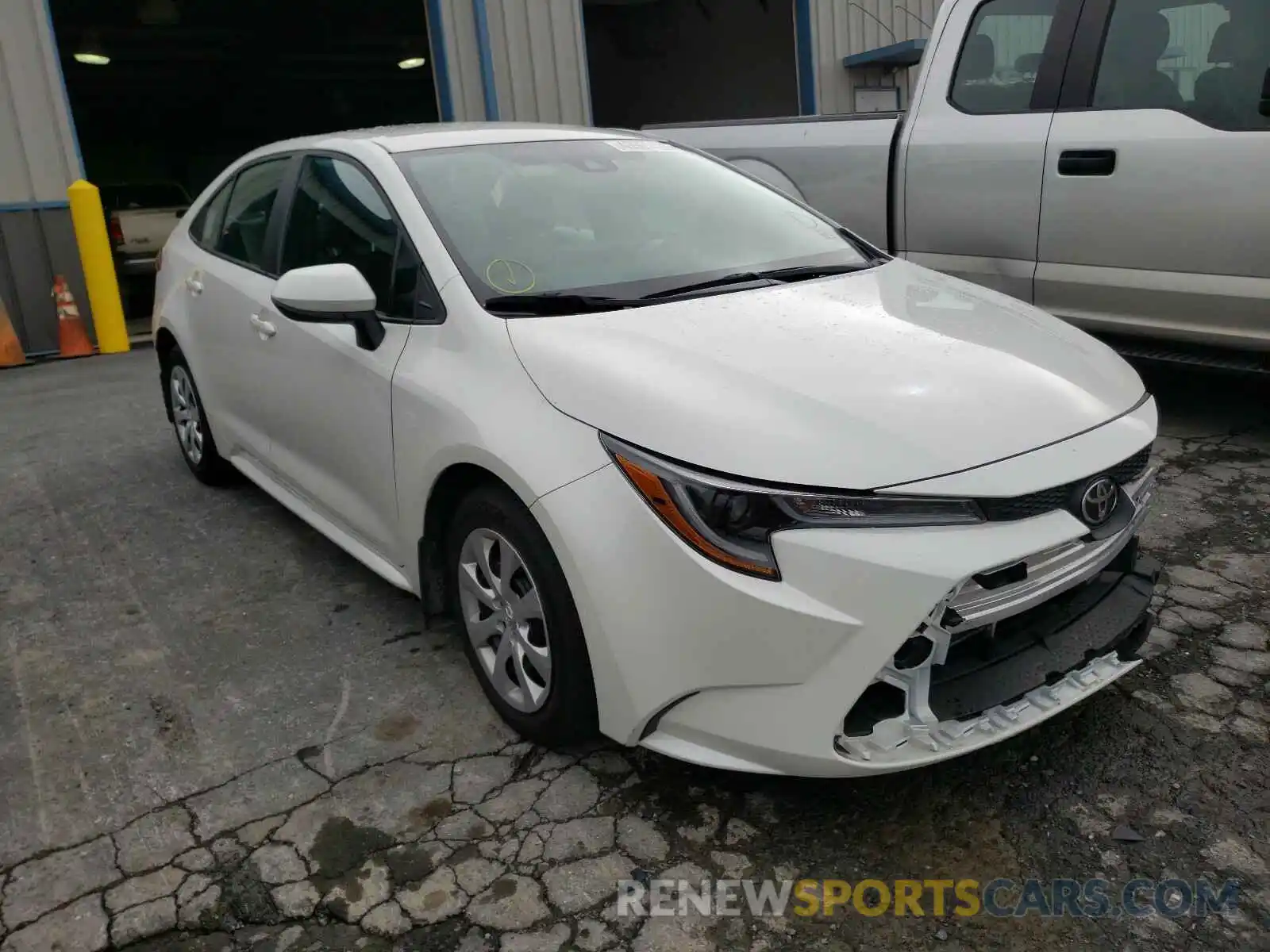 1 Photograph of a damaged car 5YFEPRAE6LP029349 TOYOTA COROLLA 2020