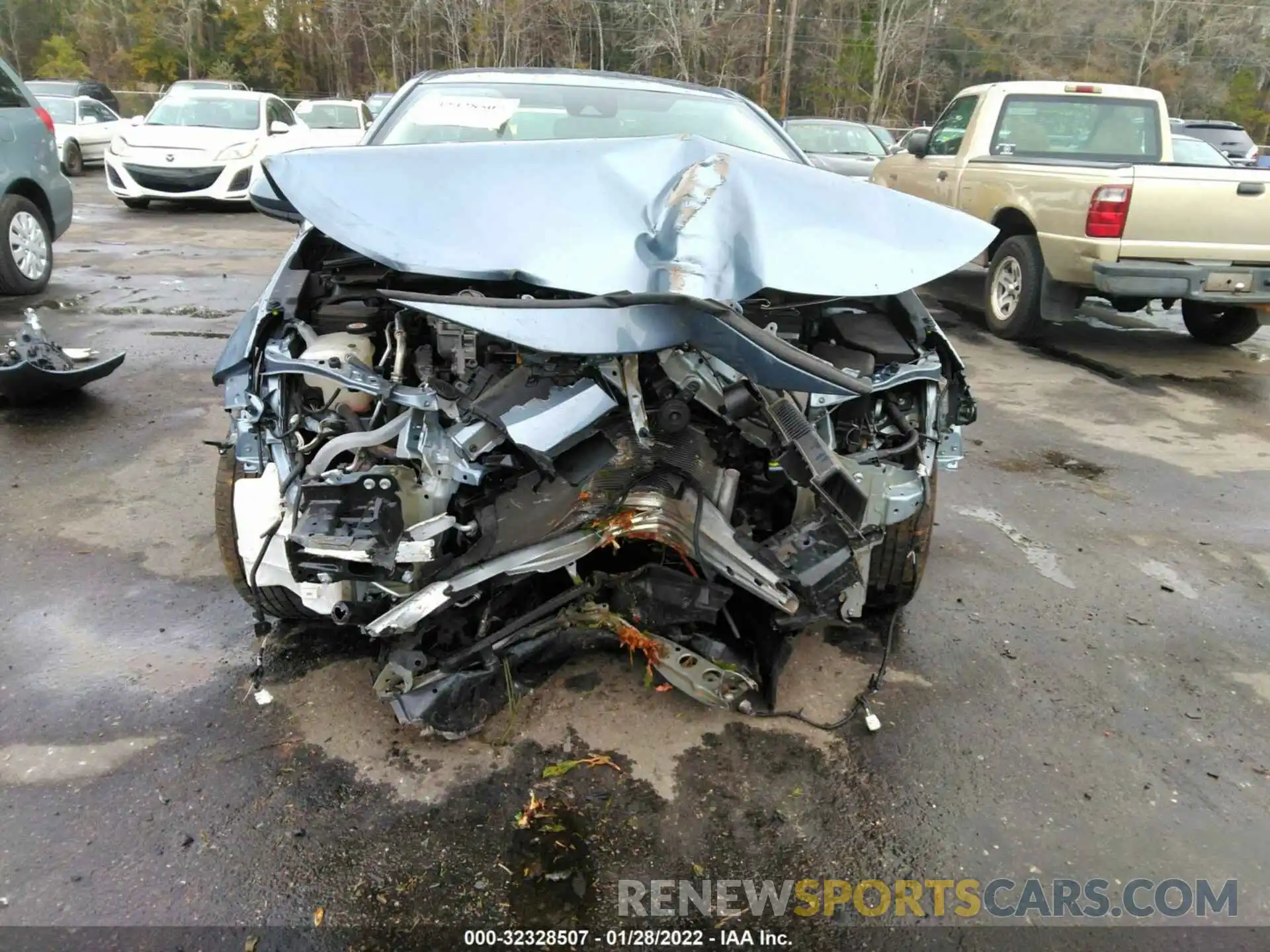 6 Photograph of a damaged car 5YFEPRAE6LP030033 TOYOTA COROLLA 2020