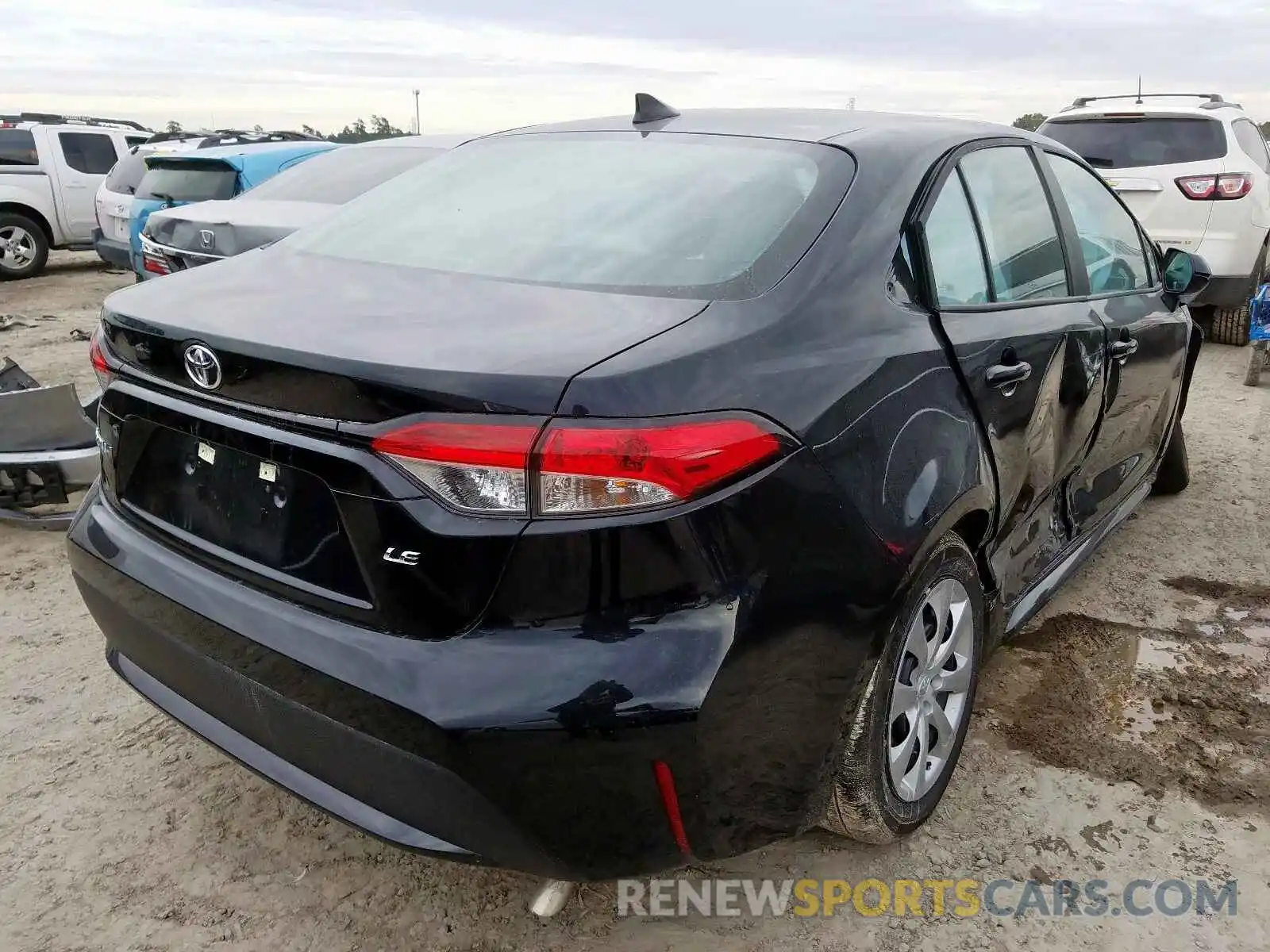 4 Photograph of a damaged car 5YFEPRAE6LP030503 TOYOTA COROLLA 2020