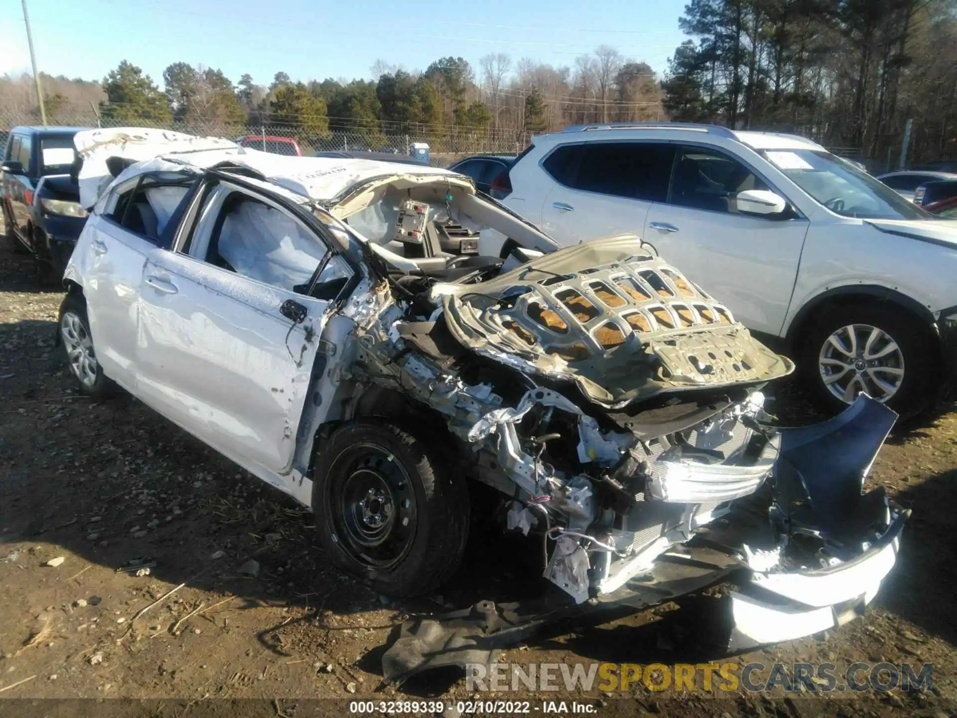 1 Photograph of a damaged car 5YFEPRAE6LP031635 TOYOTA COROLLA 2020