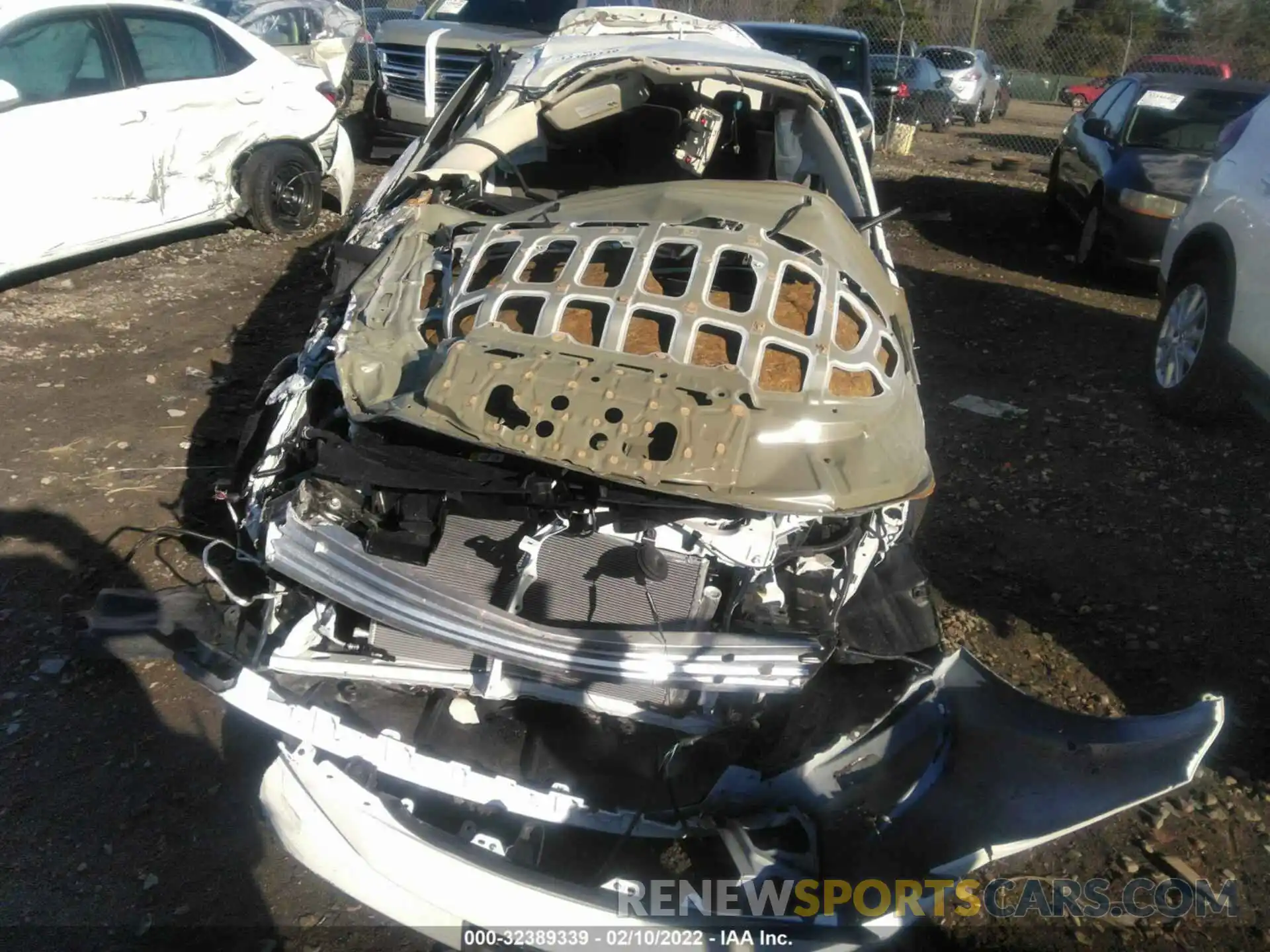 6 Photograph of a damaged car 5YFEPRAE6LP031635 TOYOTA COROLLA 2020