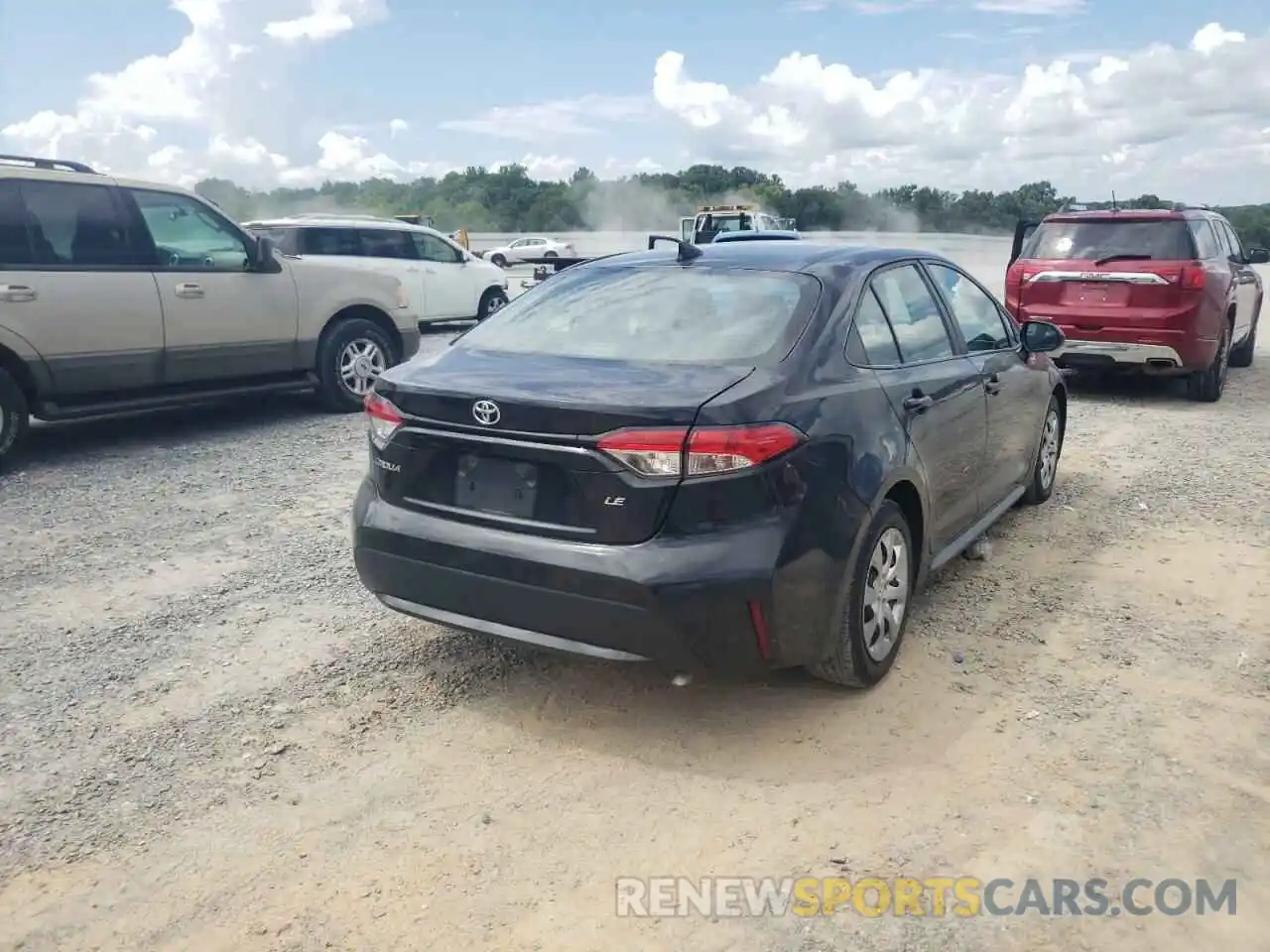 4 Photograph of a damaged car 5YFEPRAE6LP032171 TOYOTA COROLLA 2020