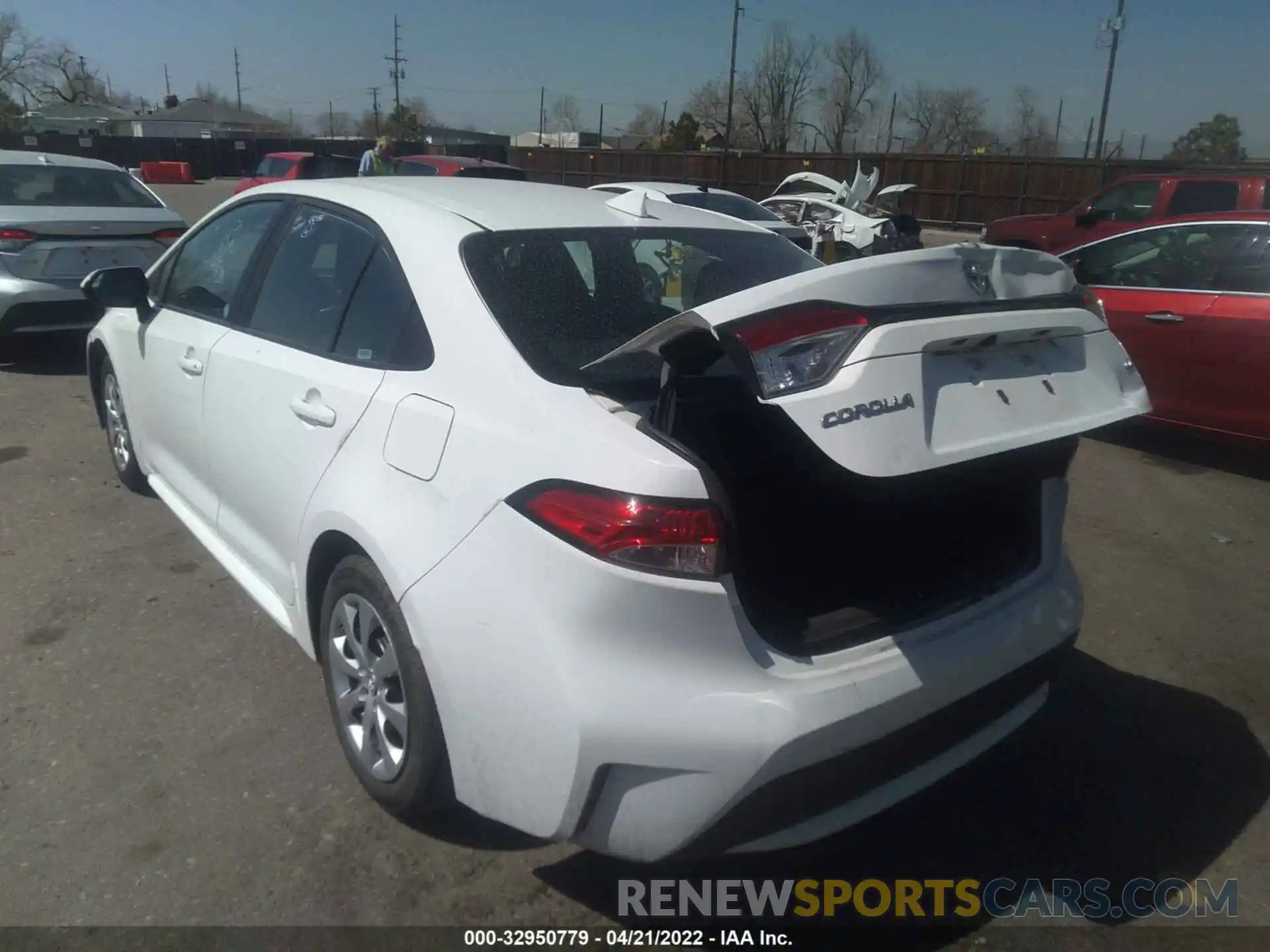 3 Photograph of a damaged car 5YFEPRAE6LP032591 TOYOTA COROLLA 2020