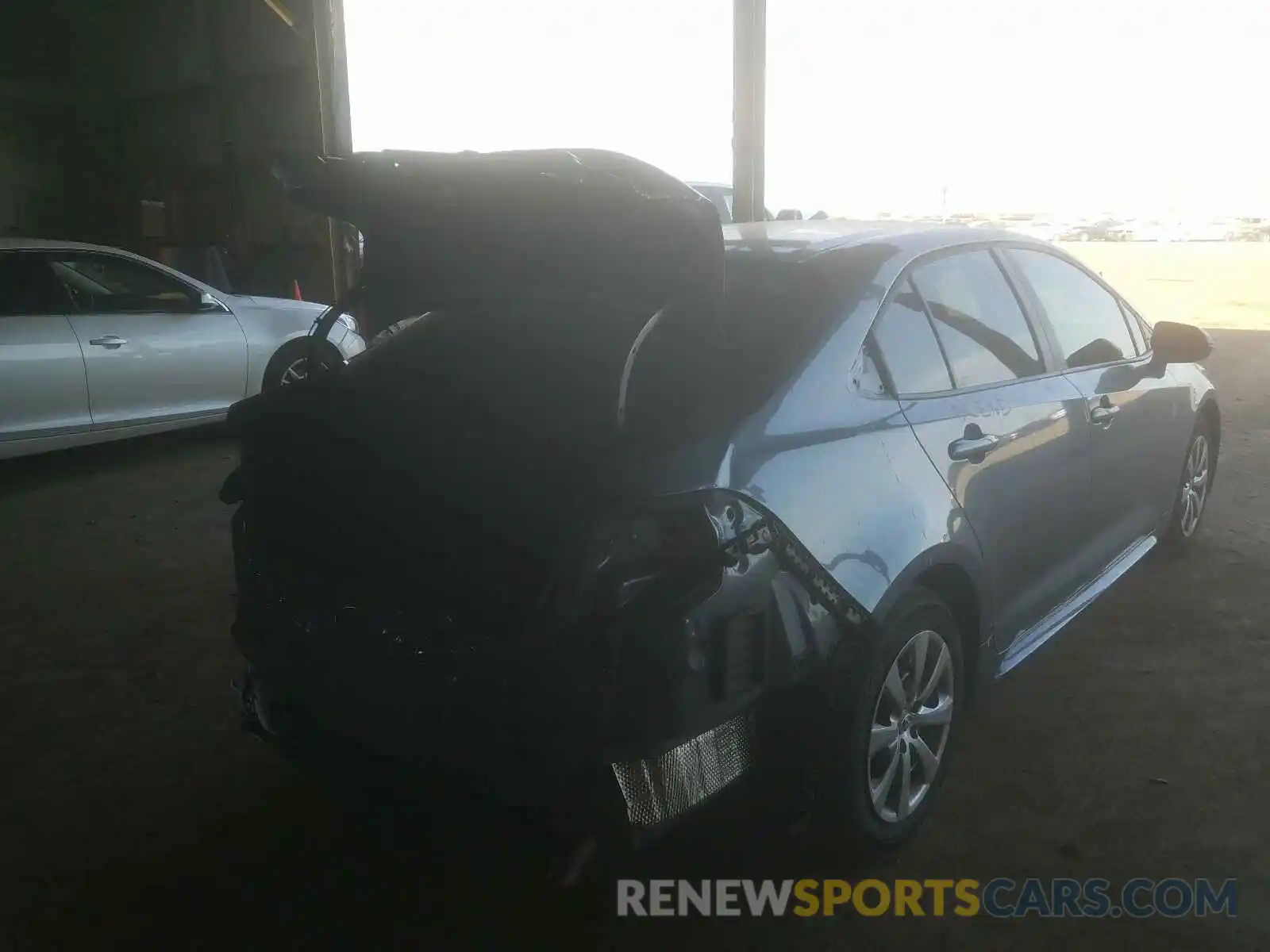 4 Photograph of a damaged car 5YFEPRAE6LP034048 TOYOTA COROLLA 2020