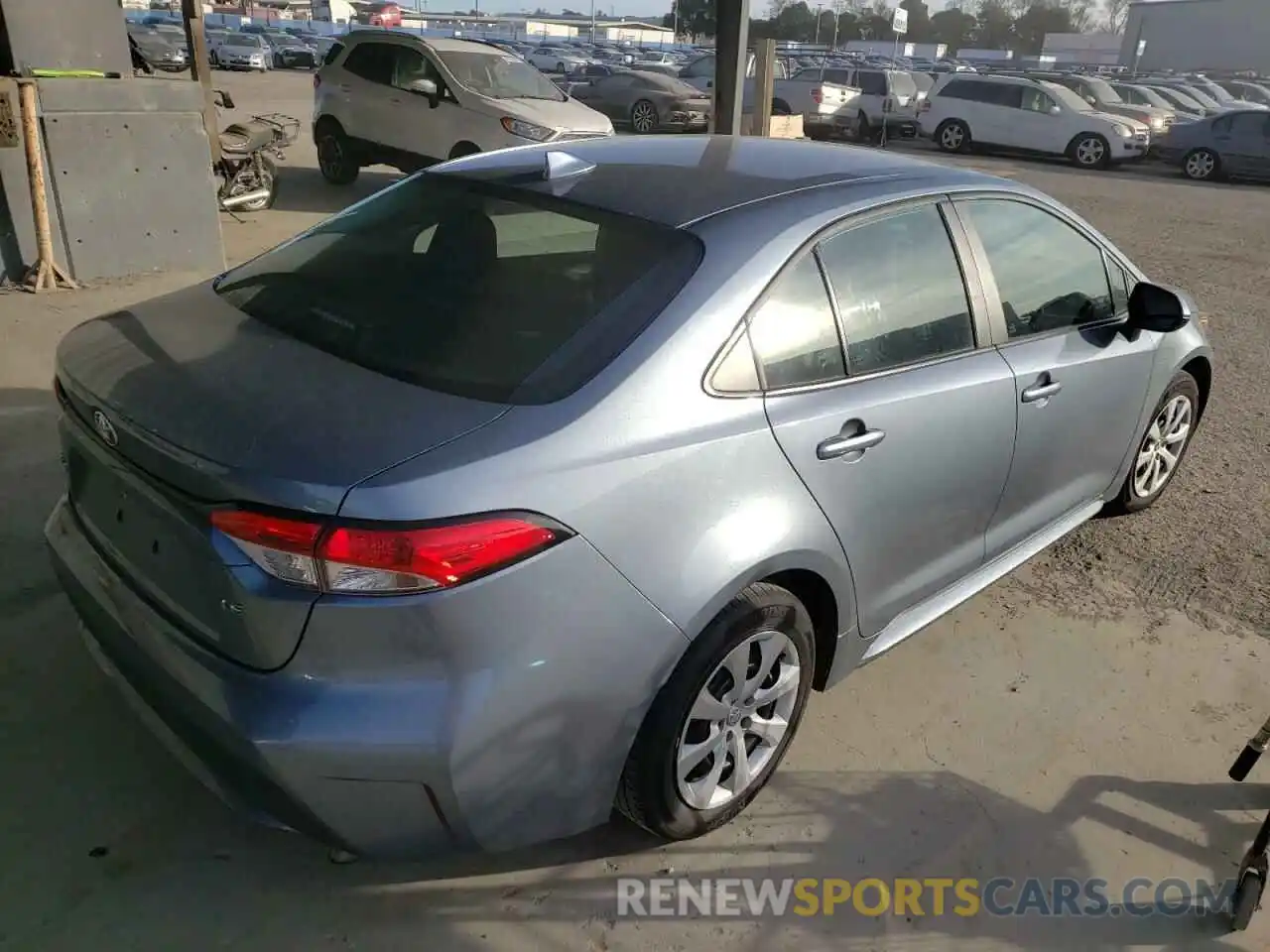 4 Photograph of a damaged car 5YFEPRAE6LP034213 TOYOTA COROLLA 2020