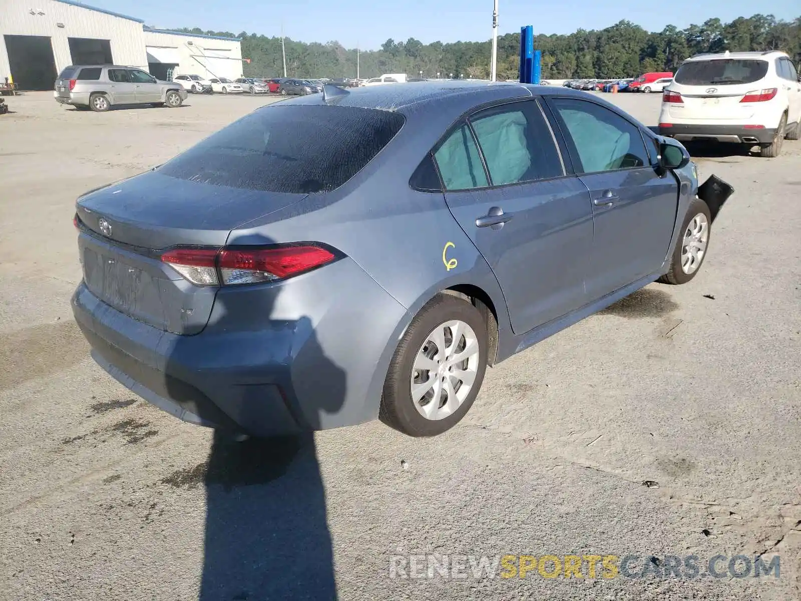 4 Photograph of a damaged car 5YFEPRAE6LP035295 TOYOTA COROLLA 2020