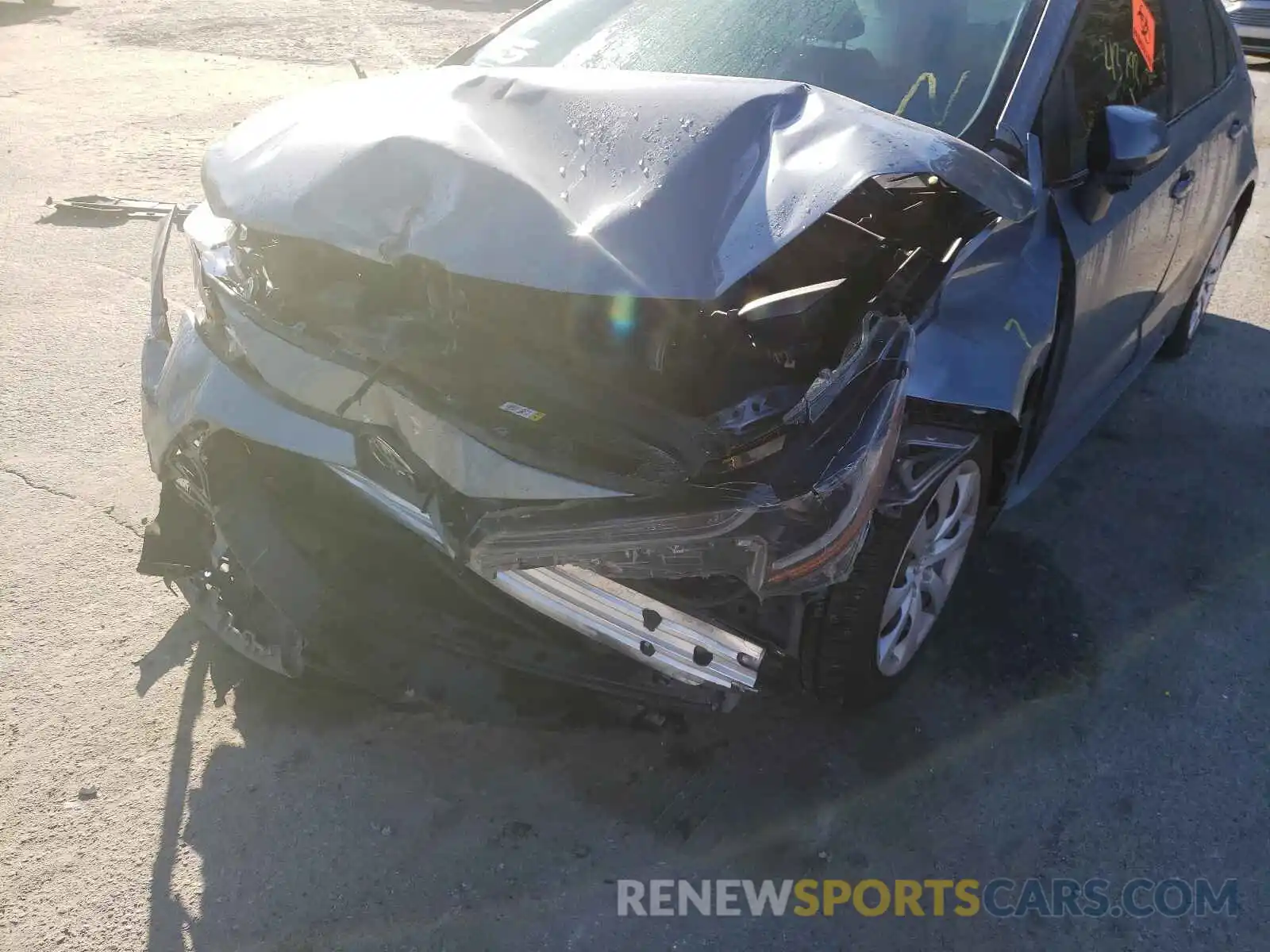 9 Photograph of a damaged car 5YFEPRAE6LP035295 TOYOTA COROLLA 2020