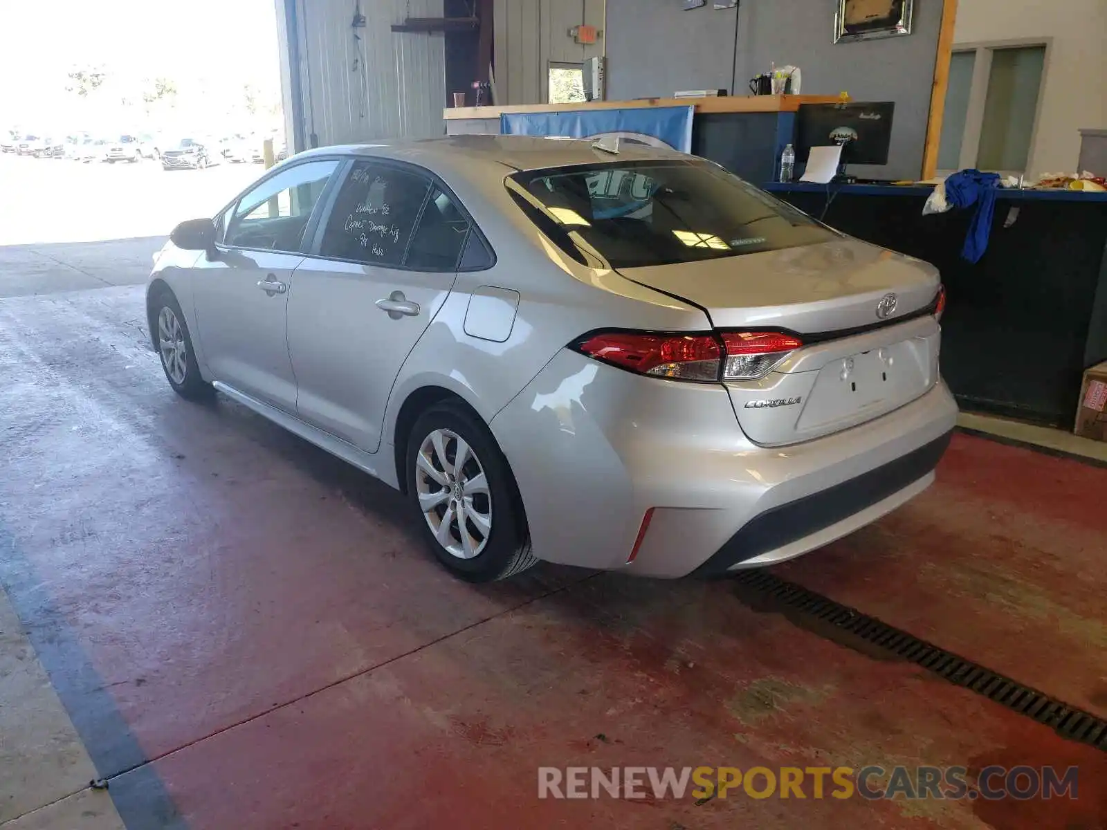 3 Photograph of a damaged car 5YFEPRAE6LP035507 TOYOTA COROLLA 2020