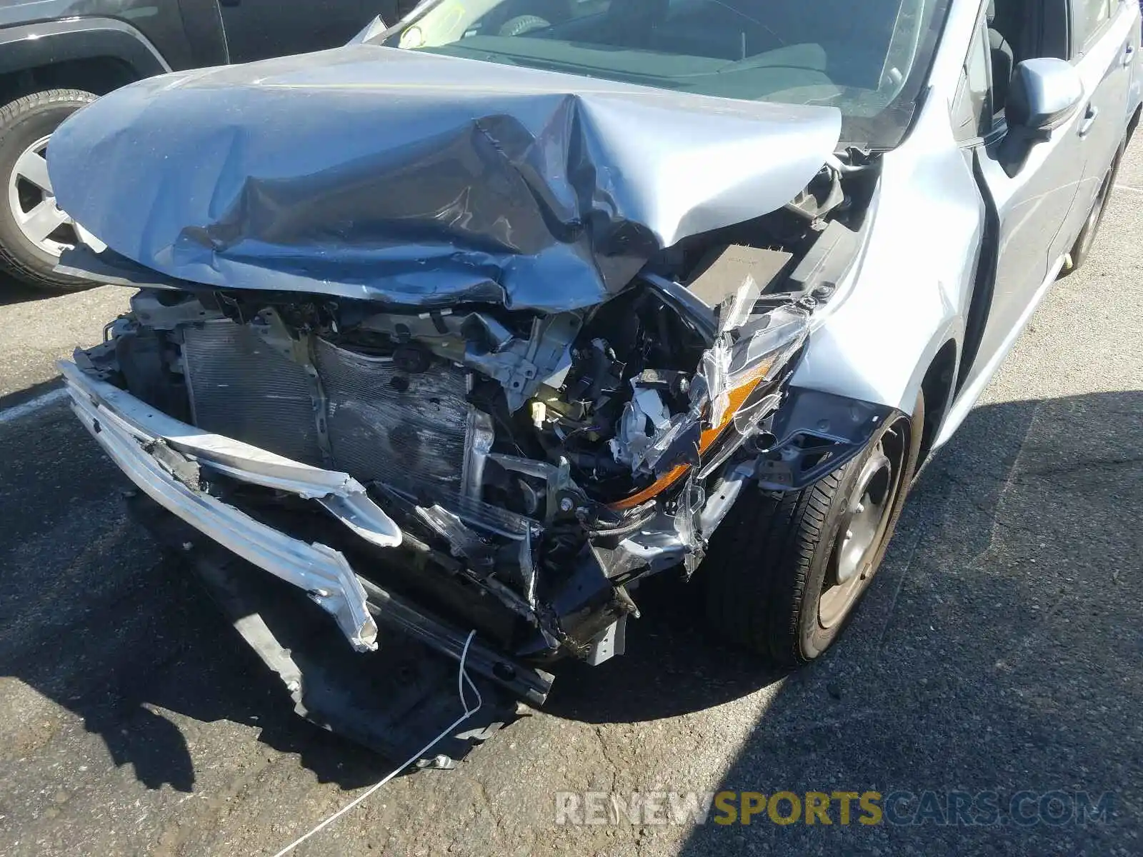 9 Photograph of a damaged car 5YFEPRAE6LP035832 TOYOTA COROLLA 2020