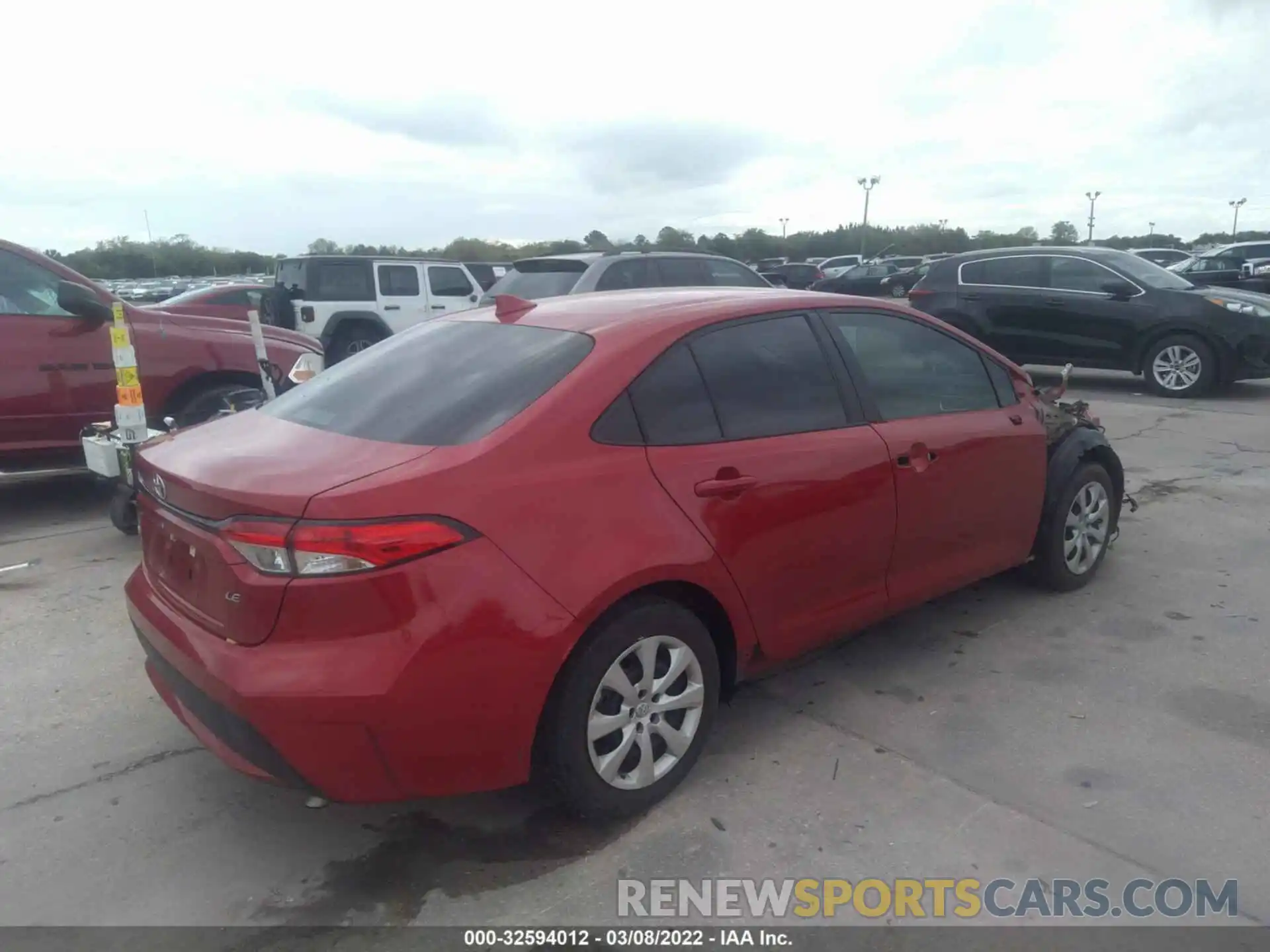 4 Photograph of a damaged car 5YFEPRAE6LP035992 TOYOTA COROLLA 2020