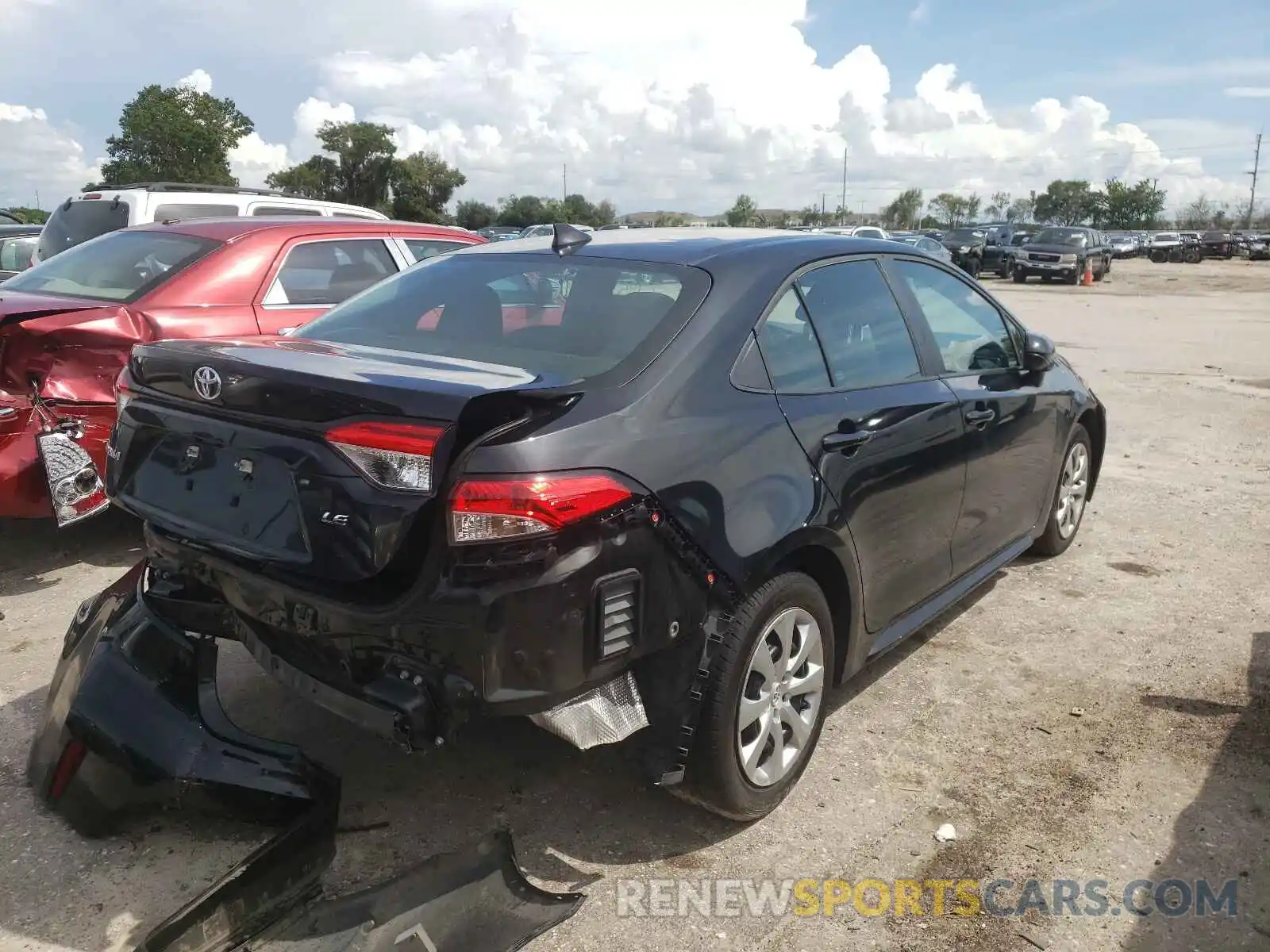 4 Photograph of a damaged car 5YFEPRAE6LP036351 TOYOTA COROLLA 2020