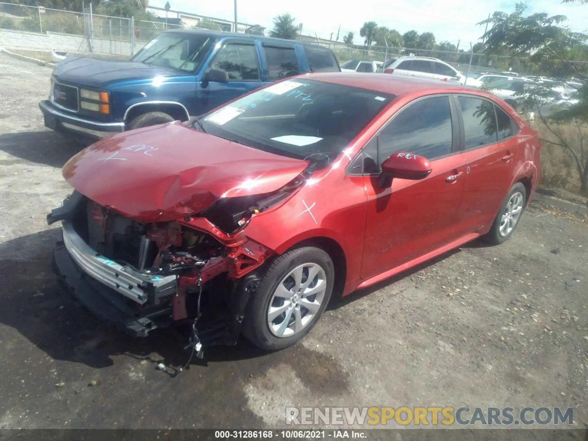 2 Photograph of a damaged car 5YFEPRAE6LP036382 TOYOTA COROLLA 2020