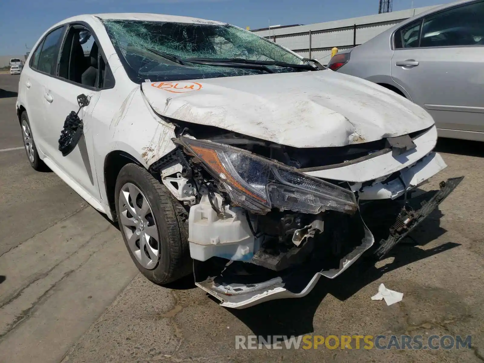1 Фотография поврежденного автомобиля 5YFEPRAE6LP036706 TOYOTA COROLLA 2020