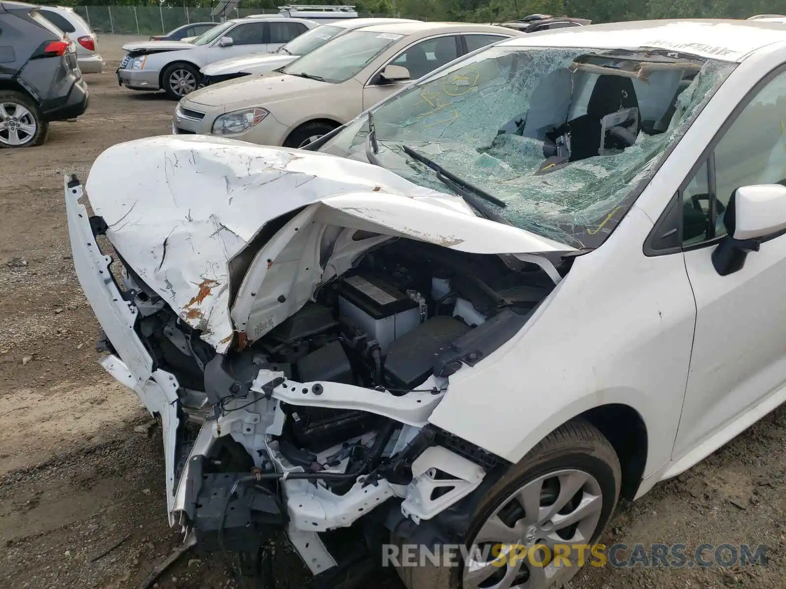 9 Photograph of a damaged car 5YFEPRAE6LP037824 TOYOTA COROLLA 2020