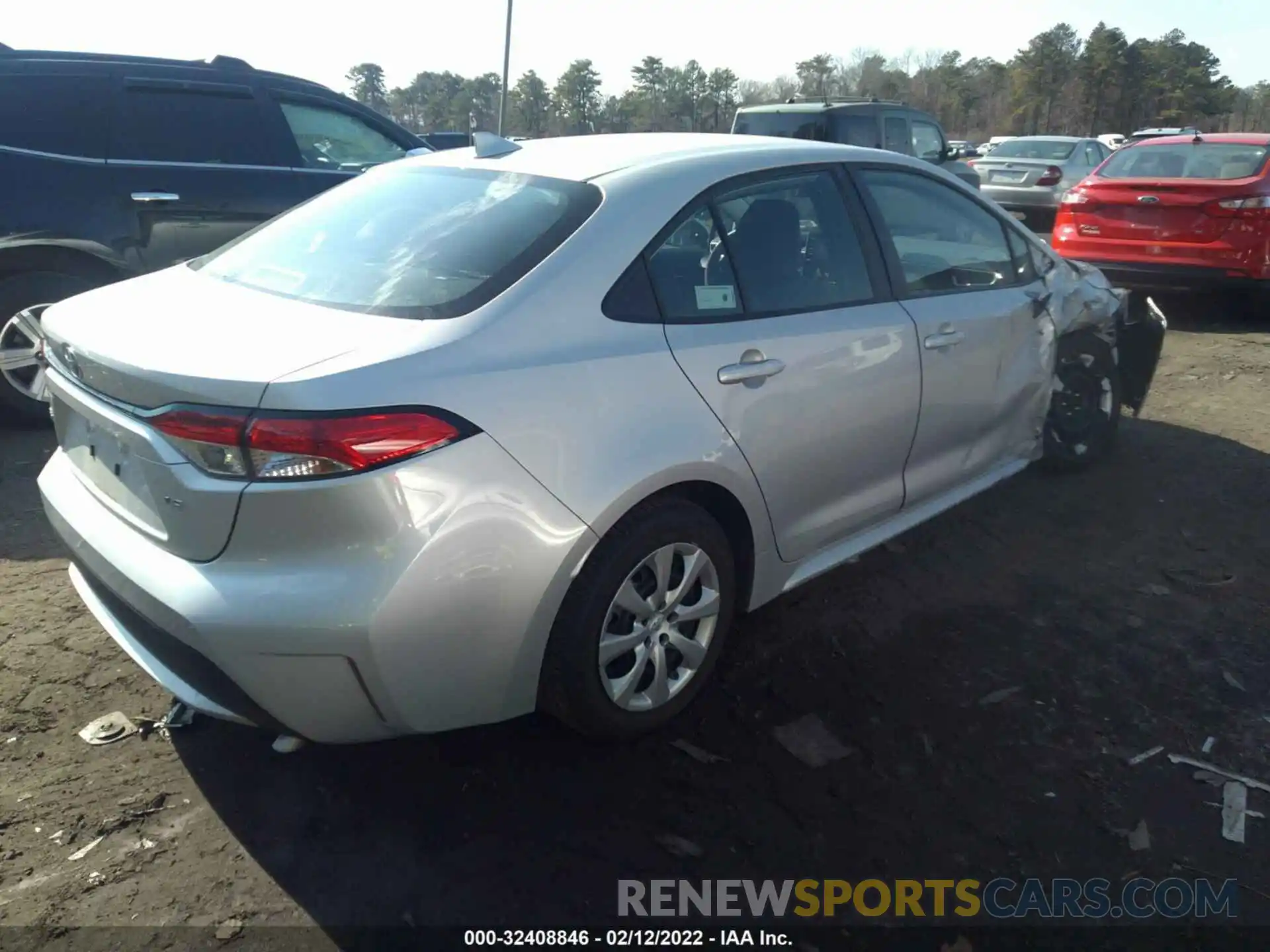 4 Photograph of a damaged car 5YFEPRAE6LP038116 TOYOTA COROLLA 2020