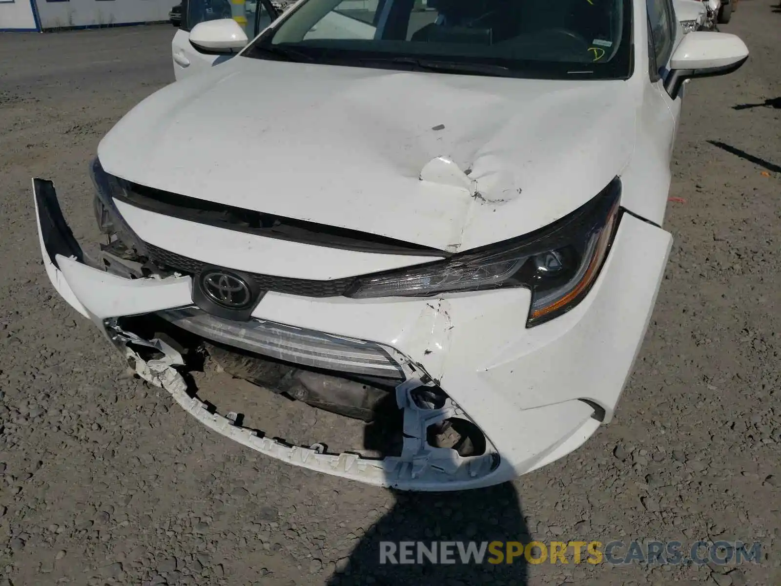 9 Photograph of a damaged car 5YFEPRAE6LP039136 TOYOTA COROLLA 2020