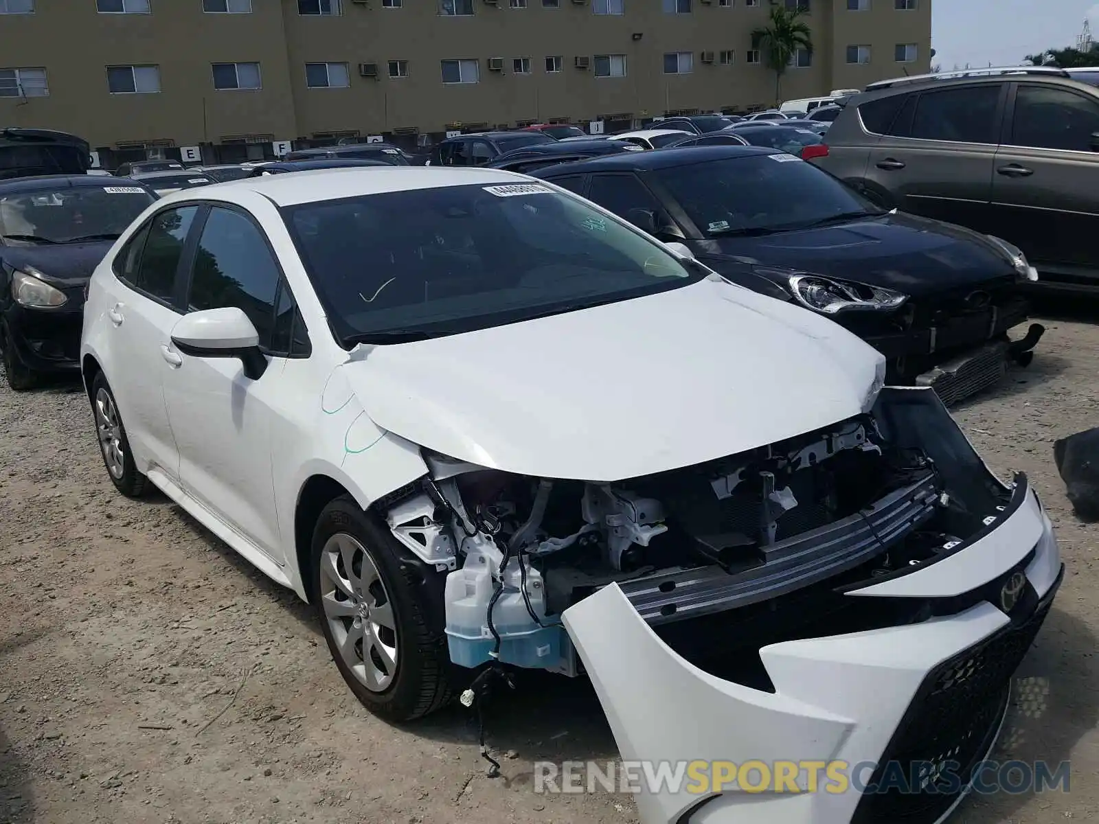 1 Photograph of a damaged car 5YFEPRAE6LP039525 TOYOTA COROLLA 2020