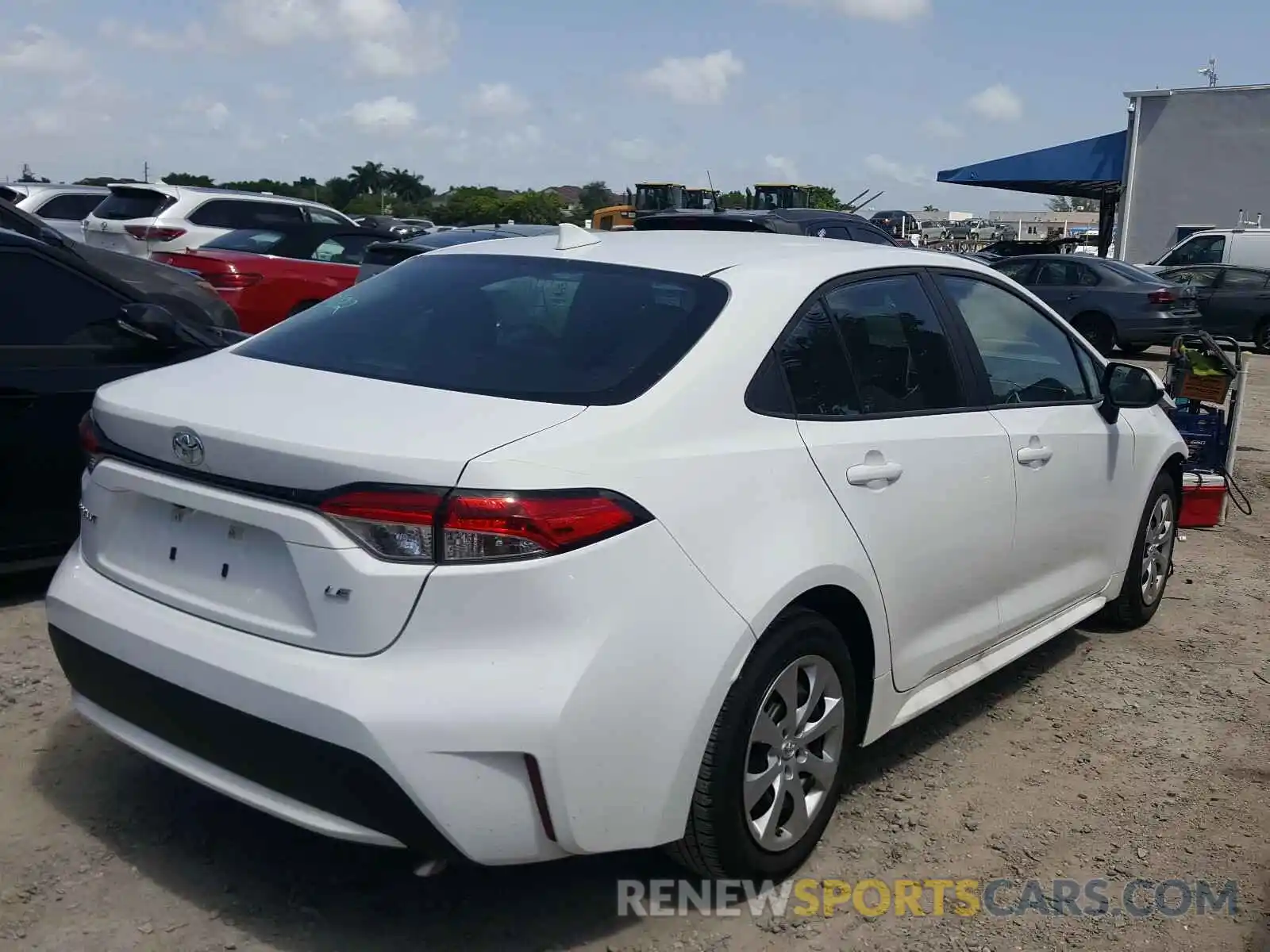 4 Photograph of a damaged car 5YFEPRAE6LP039525 TOYOTA COROLLA 2020